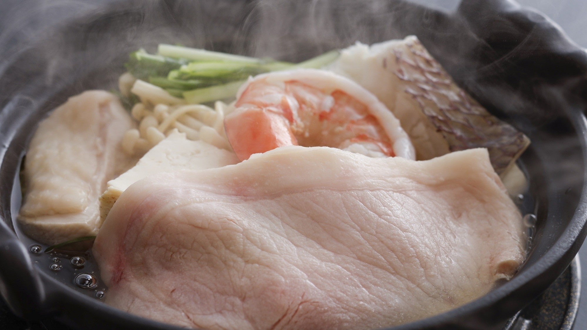 Yuzu-scented hot pot