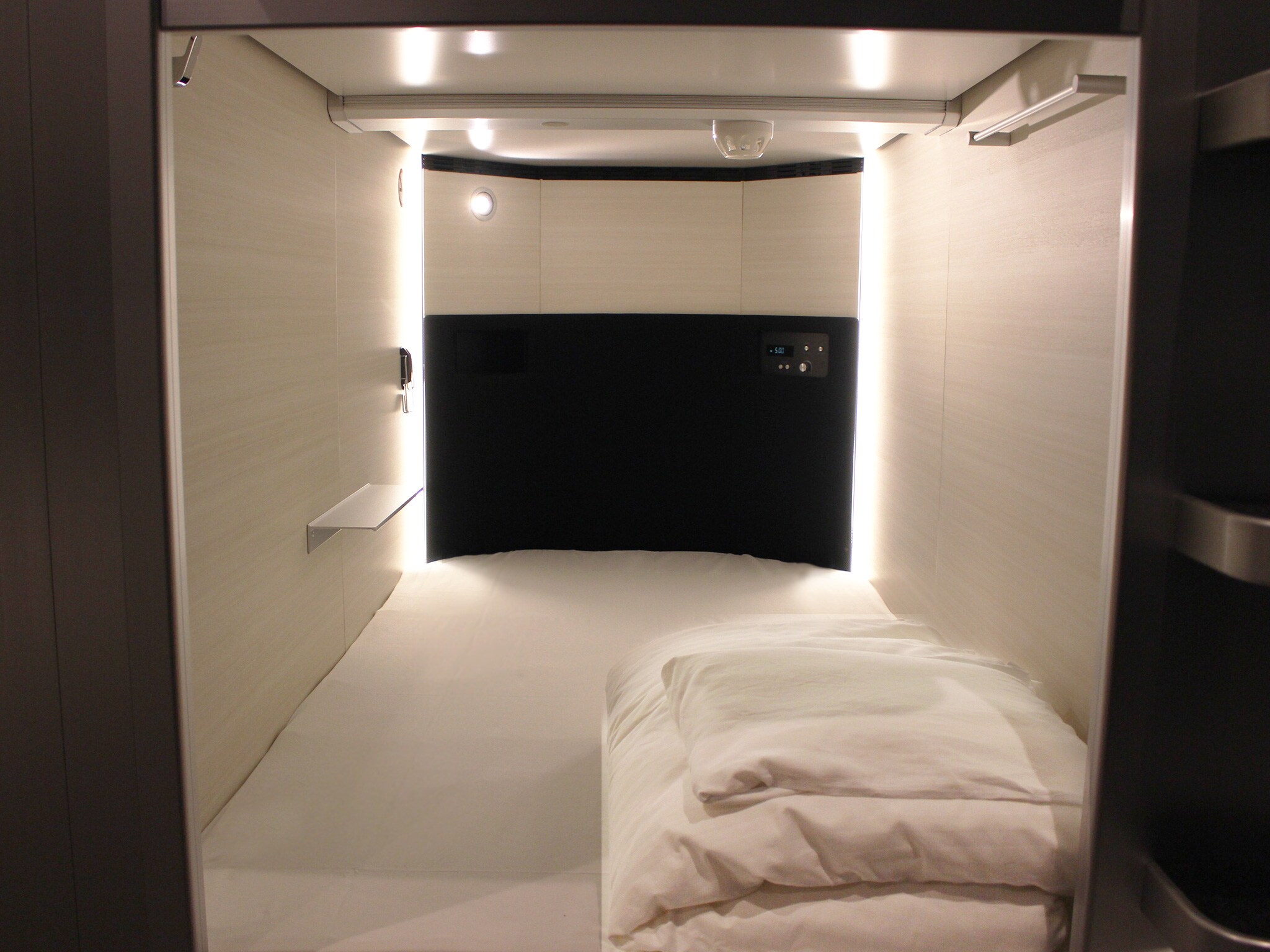 Capsule Room