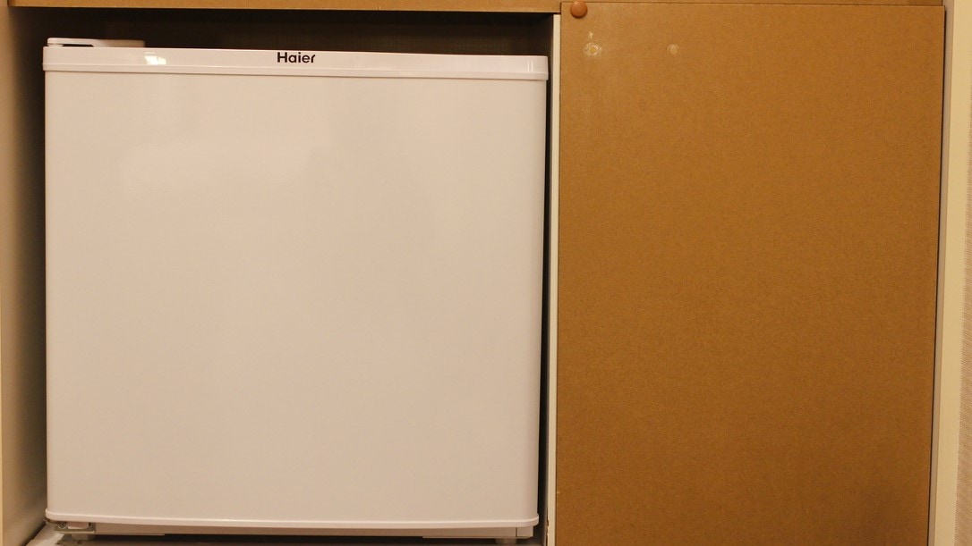 Guest room refrigerator