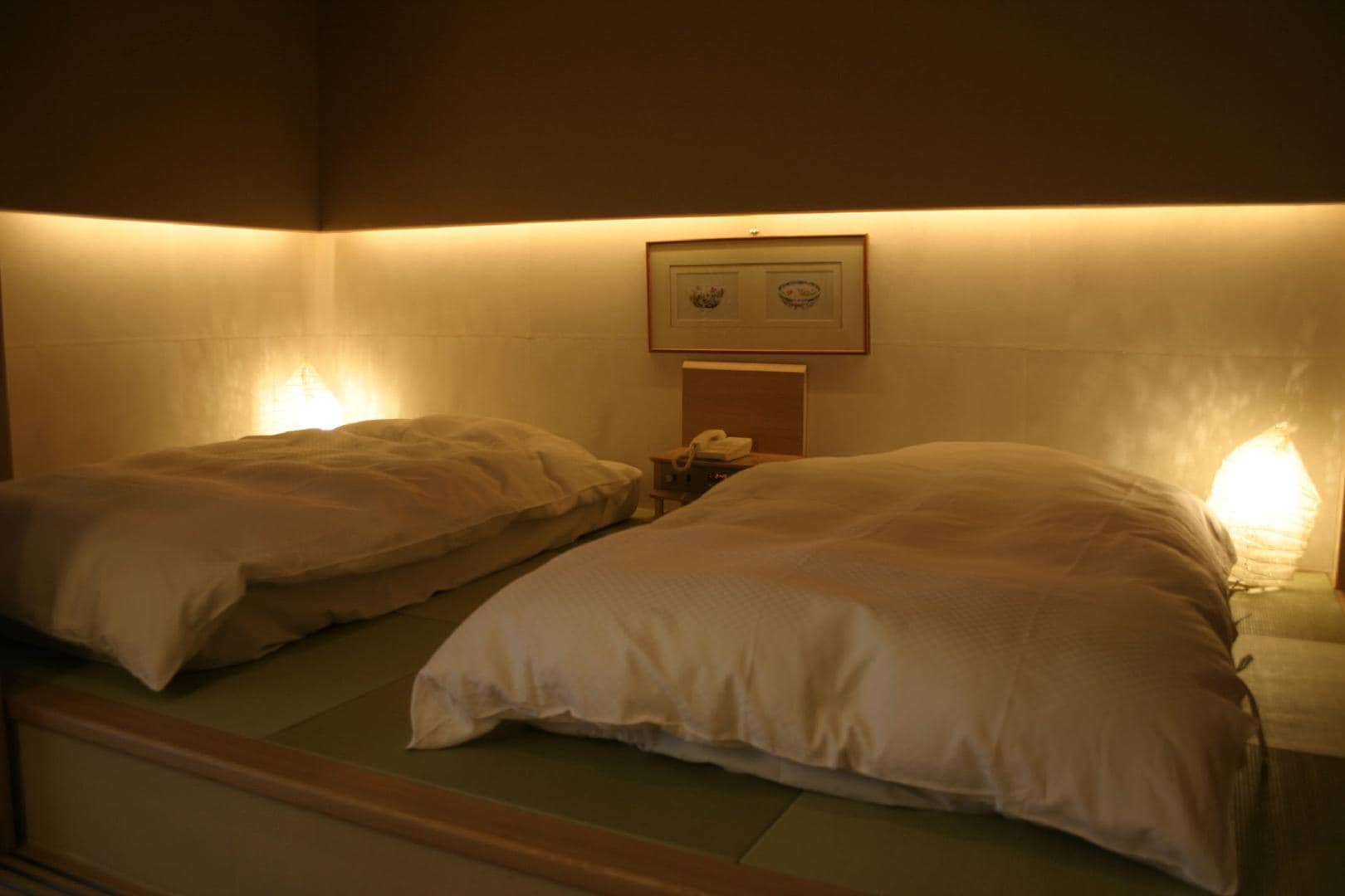 Japanese and Western room bed