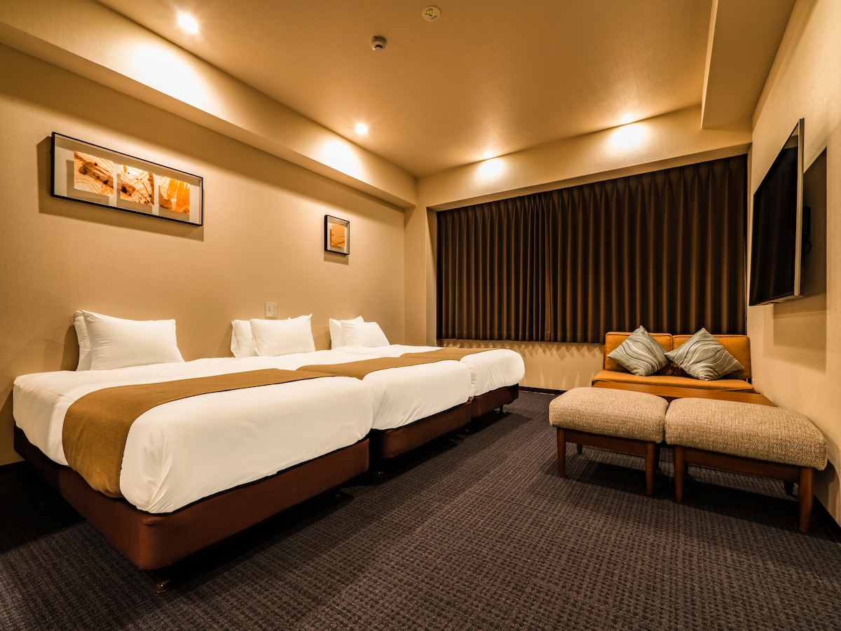 Mid-high floor exclusive suite with spa bath
