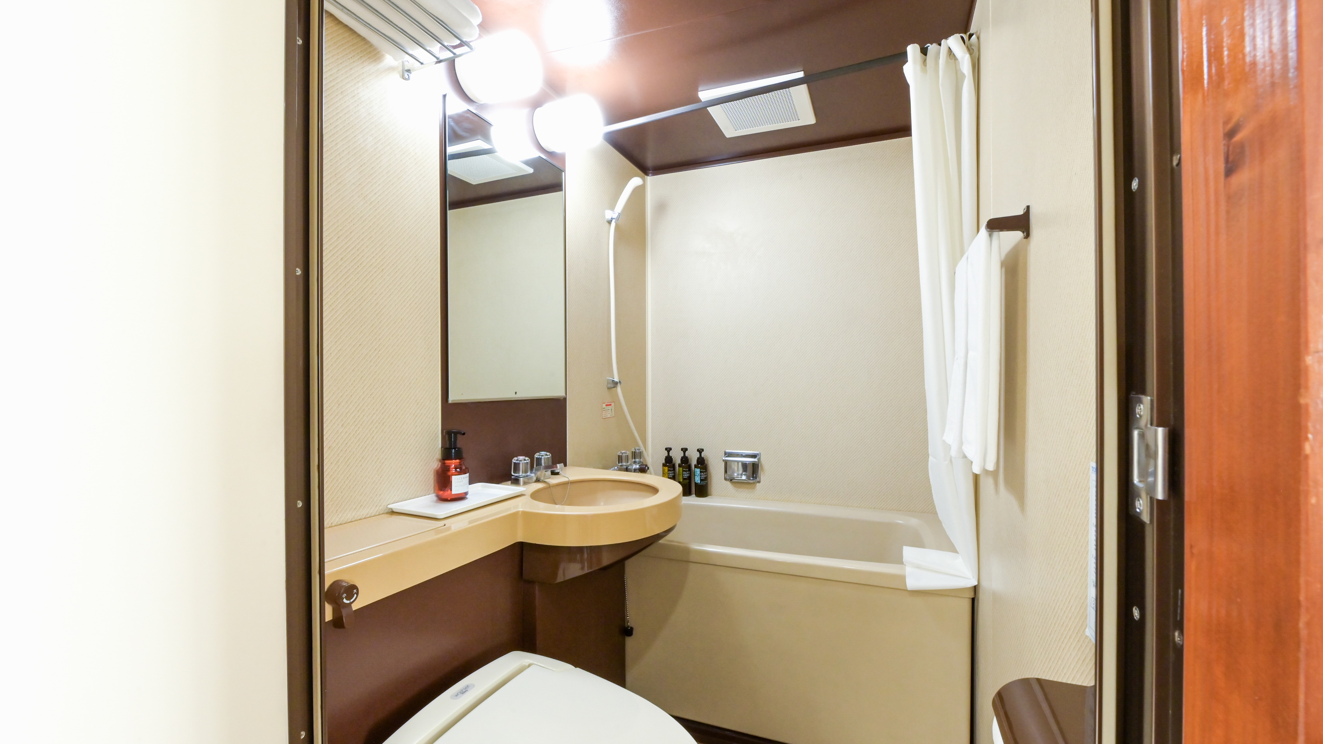 Gambar kamar mandi tamu