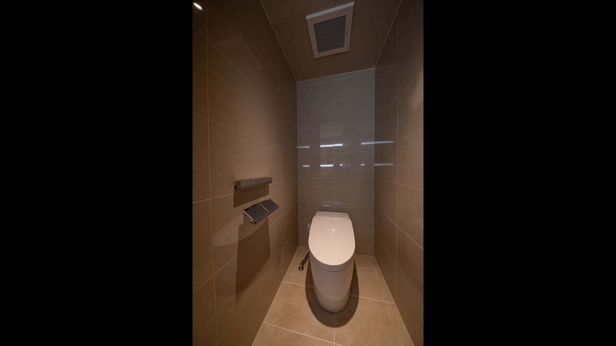 Superior Twin Room Bathroom