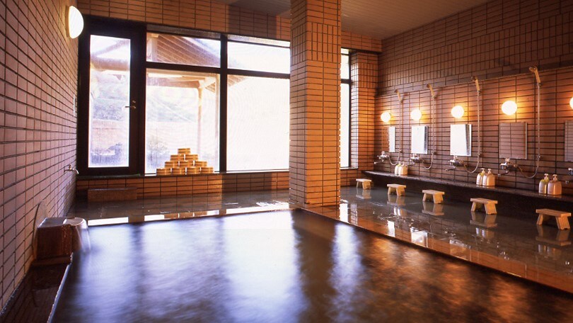 Large communal bath (indoor bath)
