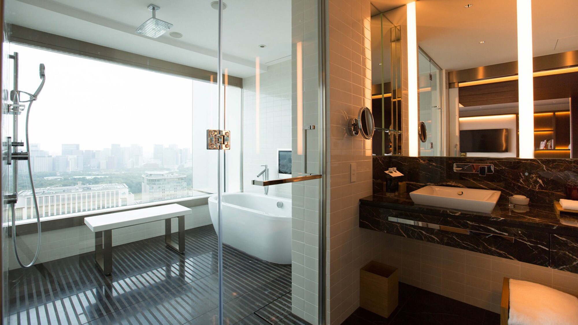 Grand Deluxe Premier King (Bathroom)