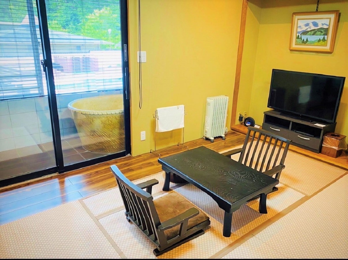 [Western modern Jr suite] 40 square meters + private terrace 6 square meters, cypress open-air bath