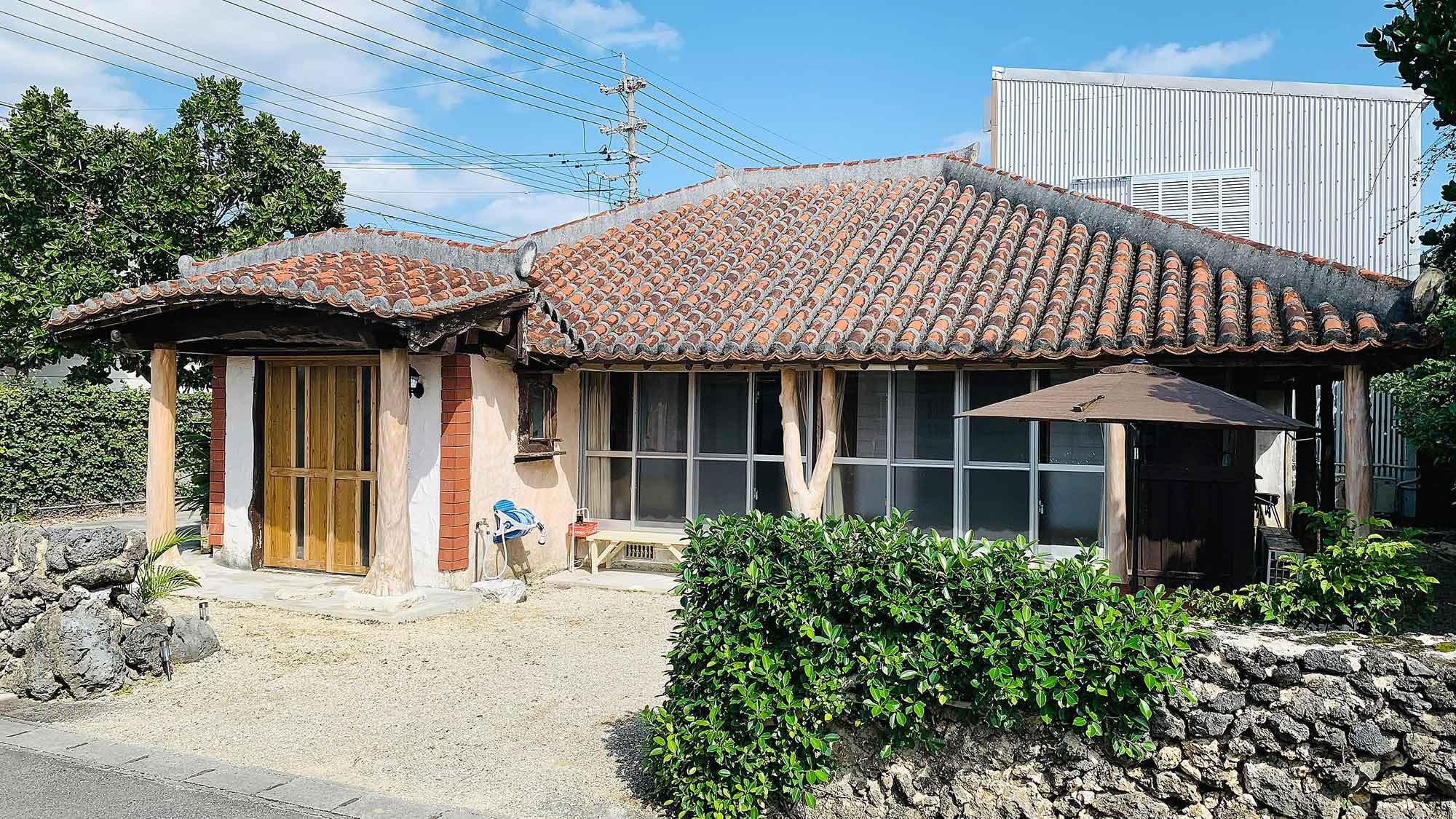・ Exterior of "Main Building": Welcome to Minshuku-kunya