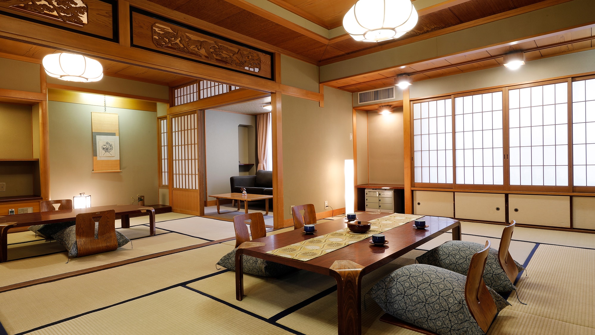 [Futama Japanese-style room / No view specified] Loose Japanese-style room 12 tatami mats + next room