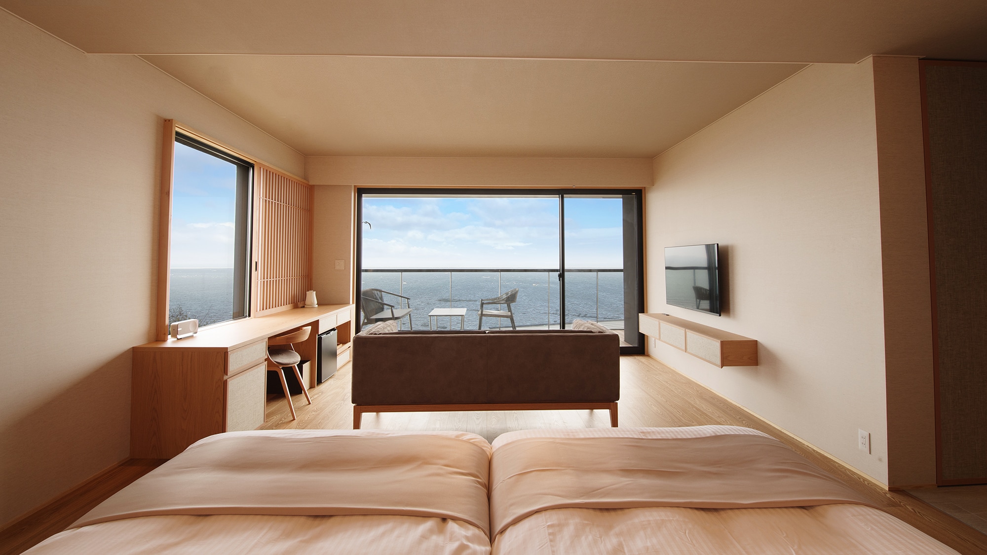 │ห้องสวีทชั้นบนพร้อมระเบียง│