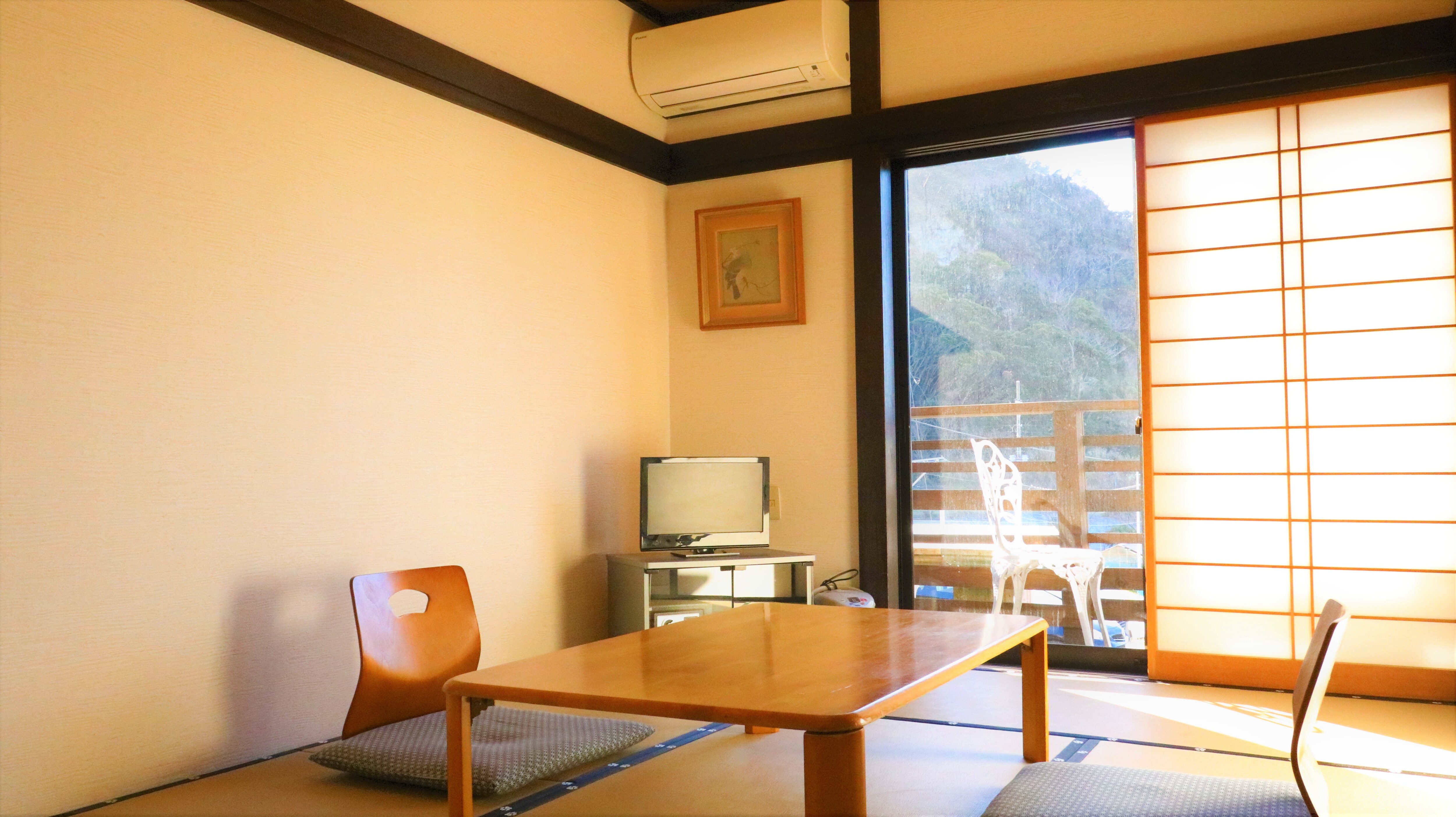 [Hanrei Wayotsuki] A hanrei where you can stay with your pets, Japanese-Western style room