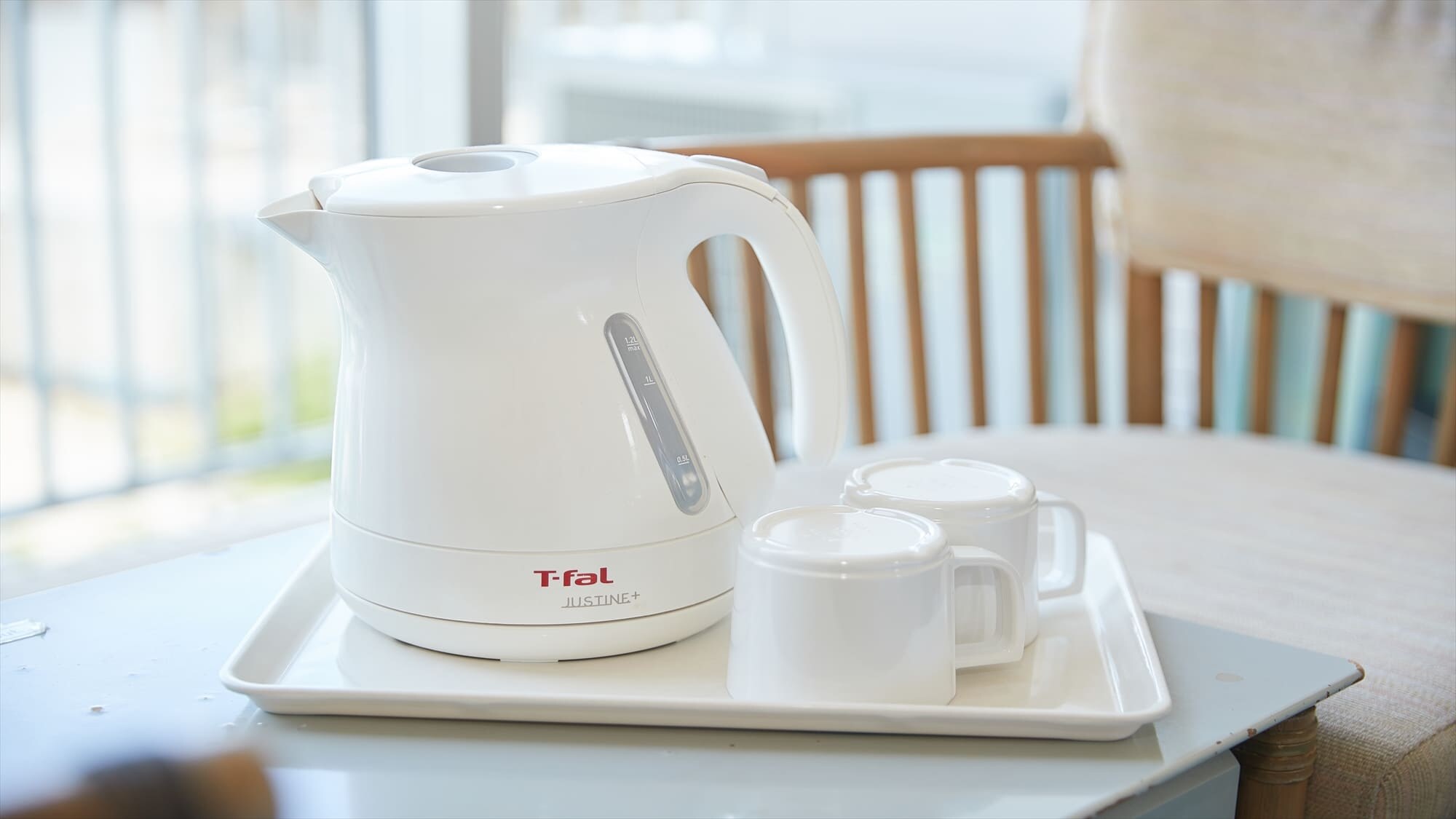 [มีให้บริการในห้องพักทุกห้อง] เรามีกาต้มน้ำ Tefal ไว้บริการ พักผ่อนจิบชาหรือกาแฟร้อนๆ ได้เลย