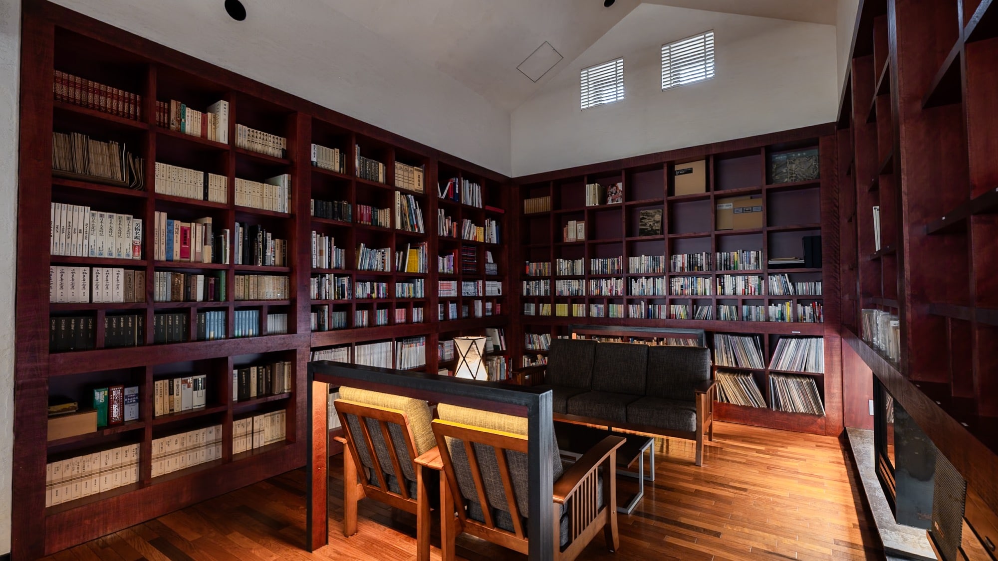 내부: 도서관