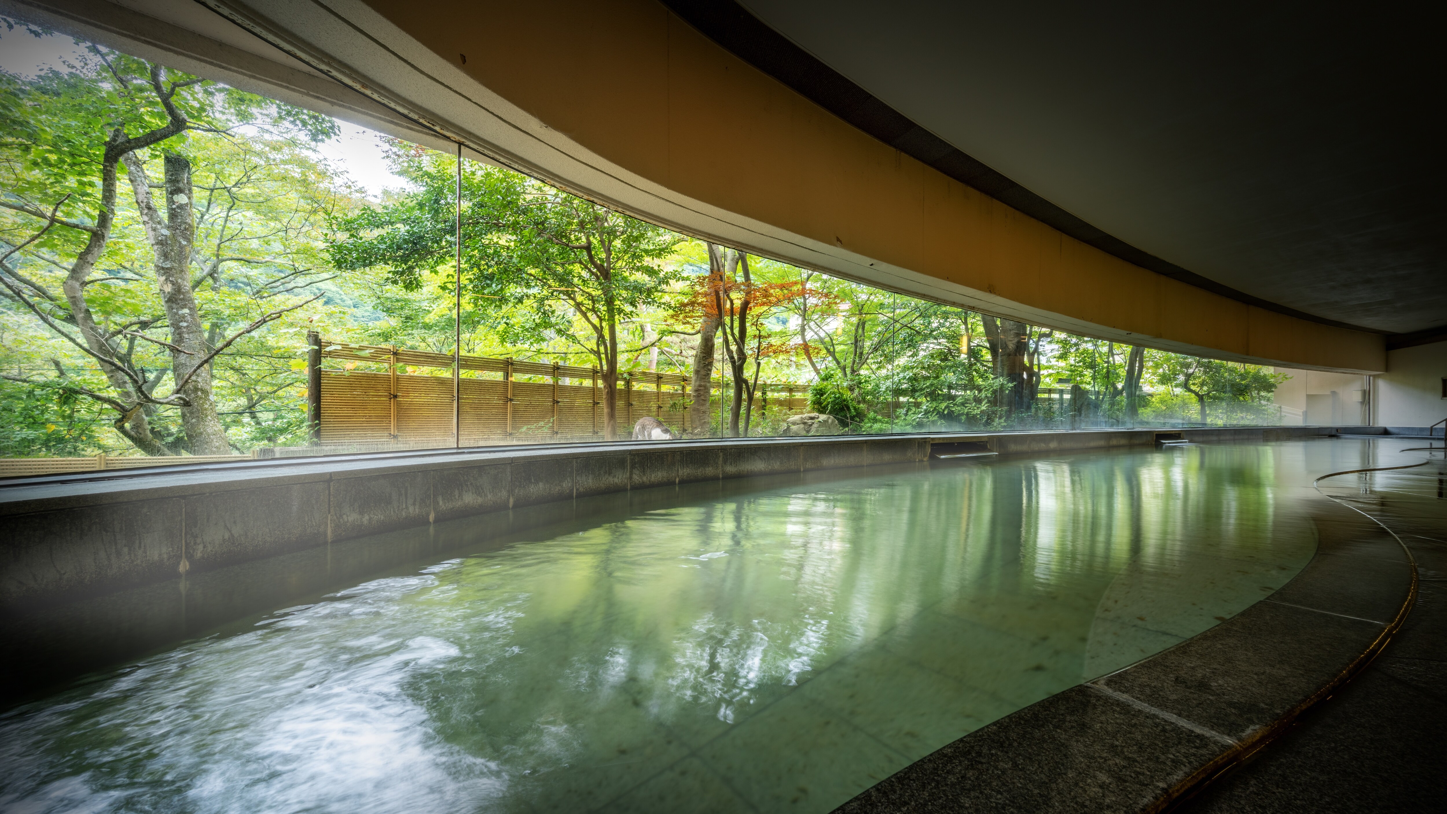 [Mountain stream observation bath] Enjoy the bath while watching the scenery of the four seasons in spring, summer, autumn and winter.