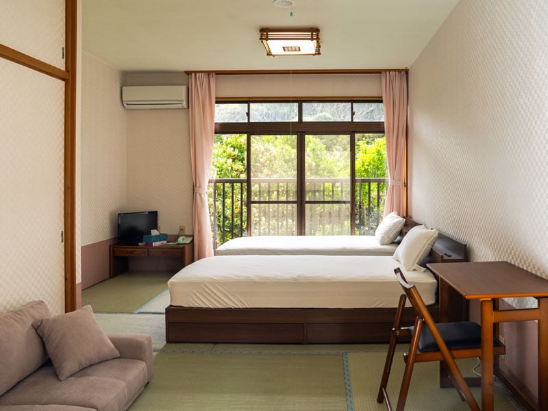 附設浴室及廁所的分館（2 張床、2 張日式床墊）