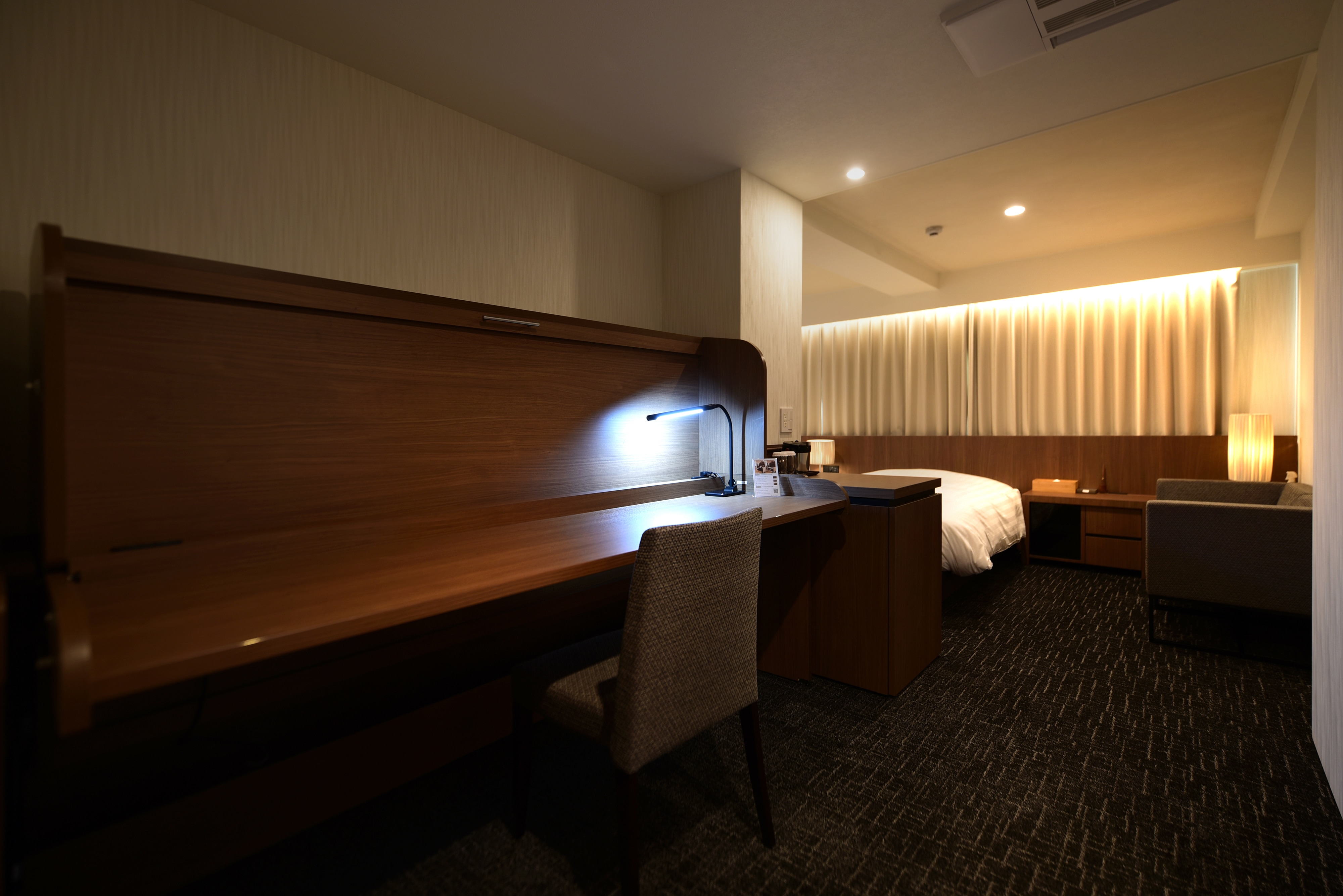 [Twin Room] *29m2/When 3 people stay, a desk bed will be provided.