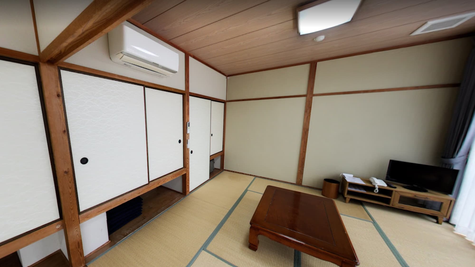 [Example of Japanese-style room 16 tatami mats] A spacious room ideal for families and groups!