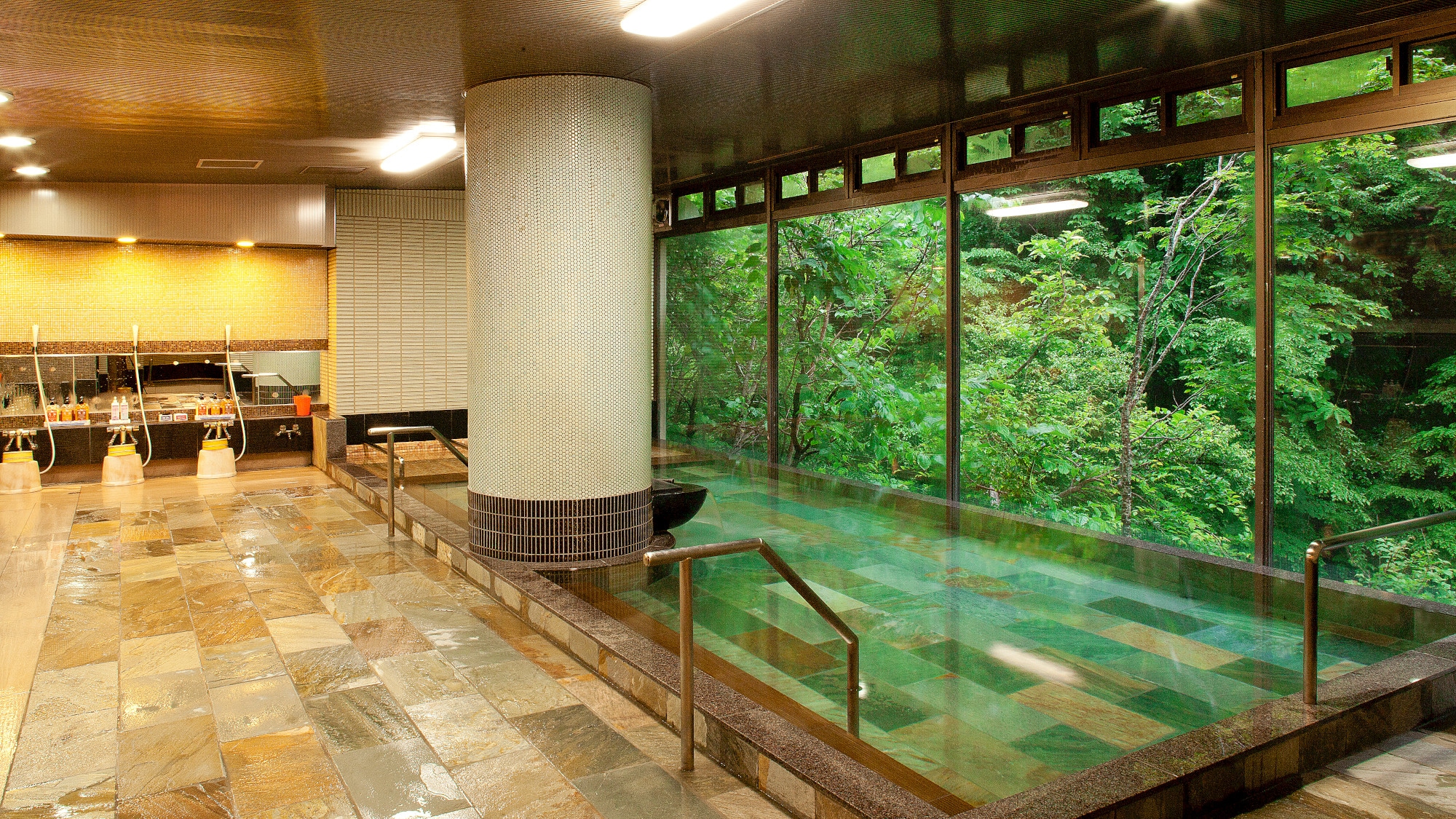 [Large public bath/relaxing bath (men's and women's)]
