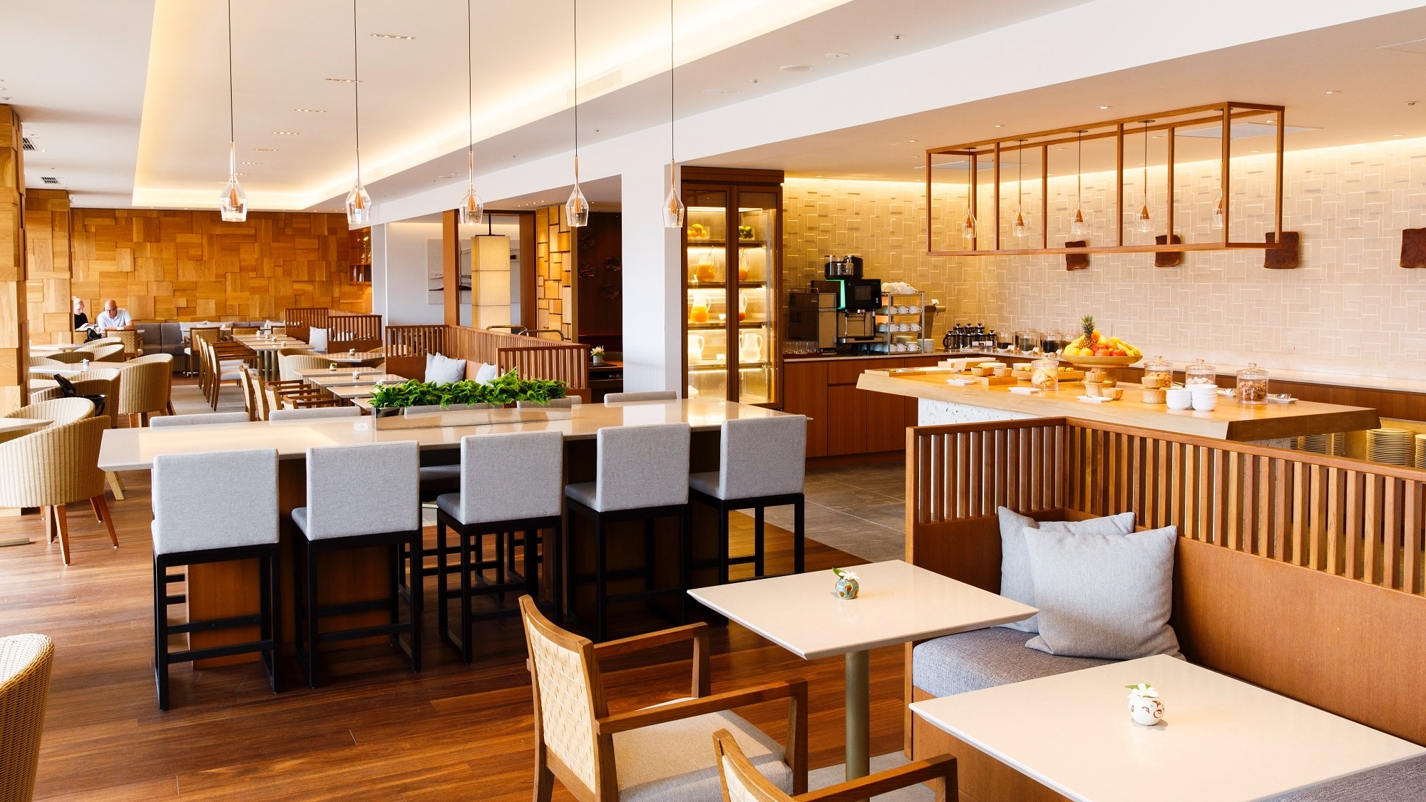 [Regency Club Lounge]