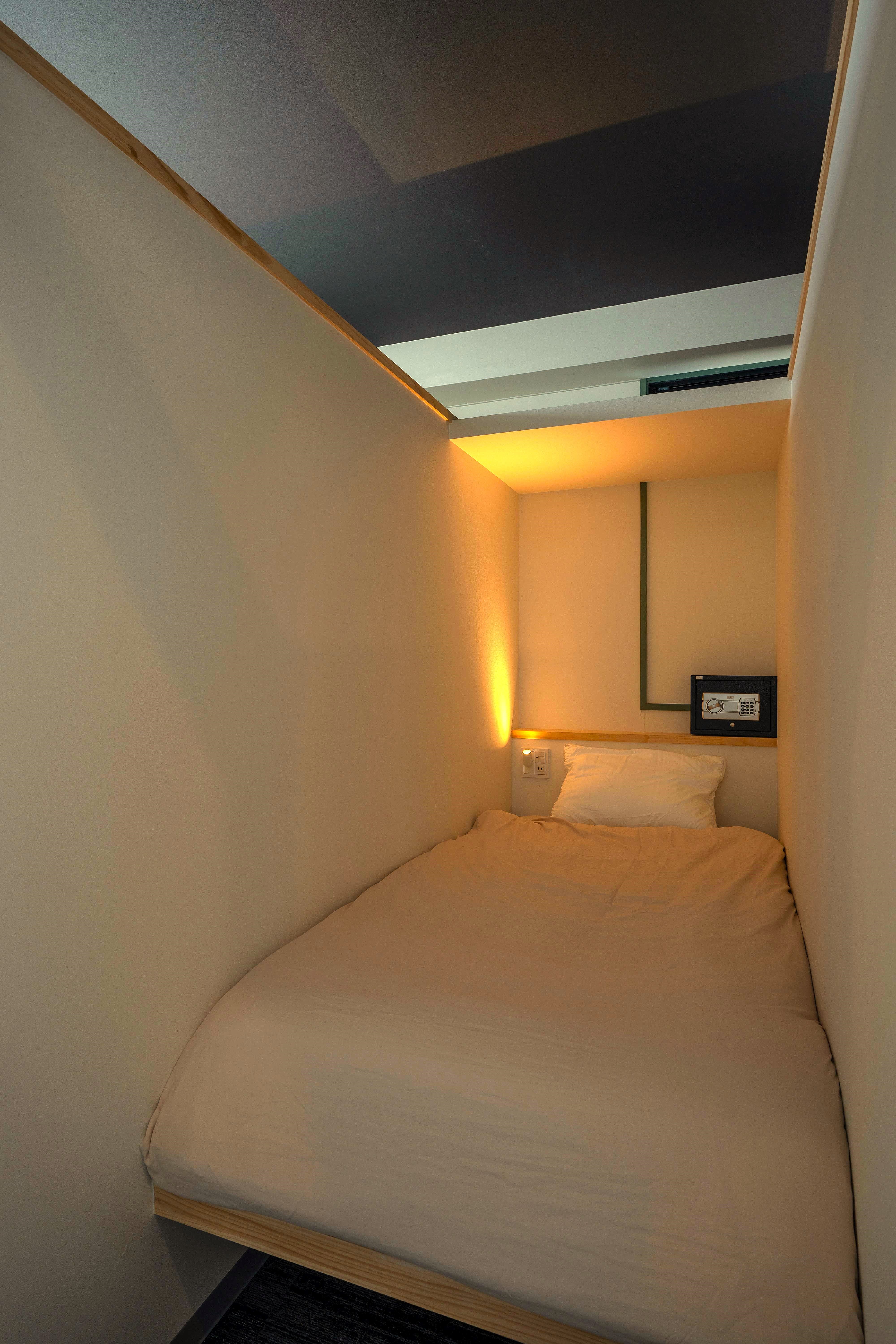 2 single beds