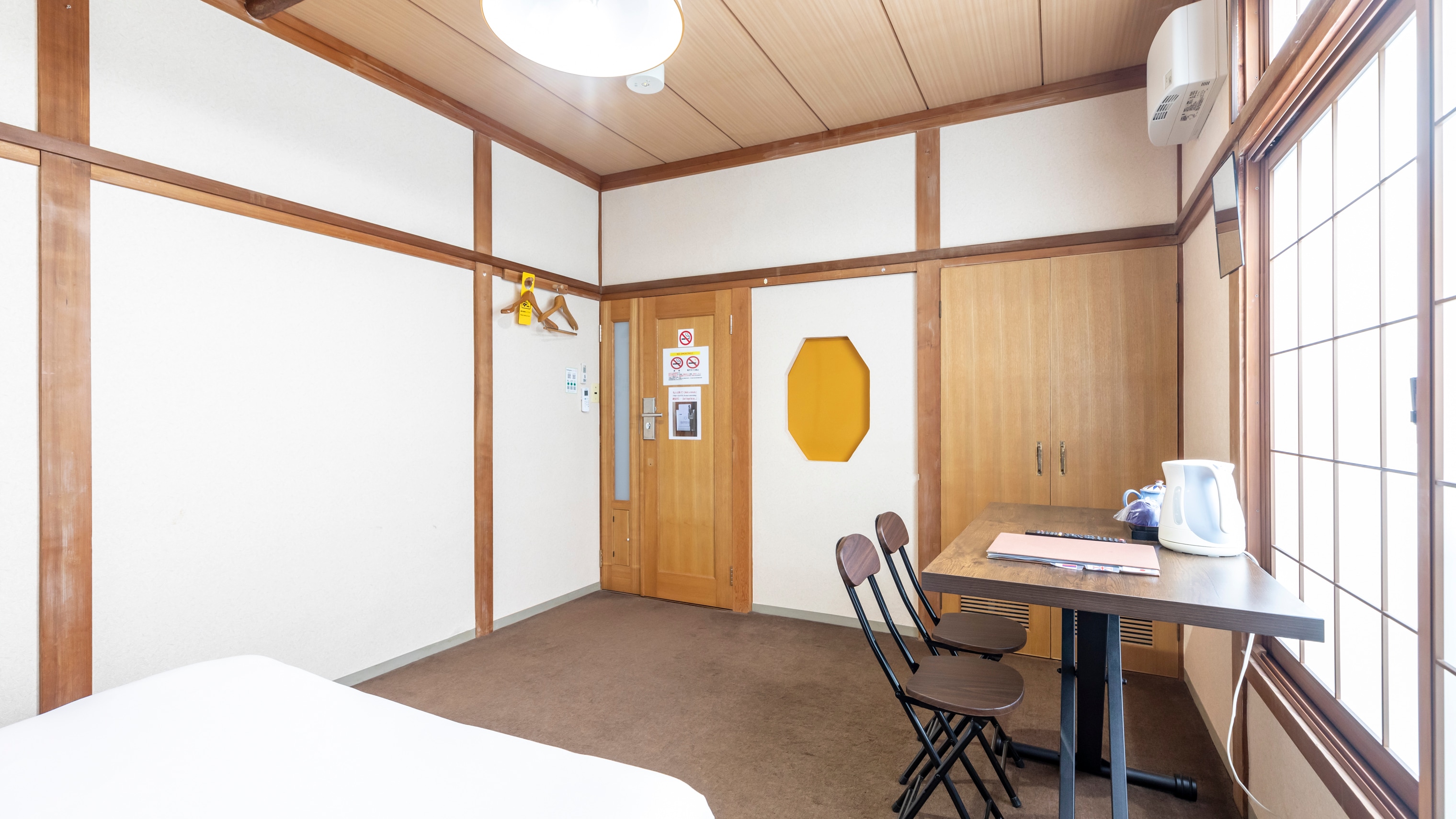 [Non-smoking] Double room (no bath or toilet)