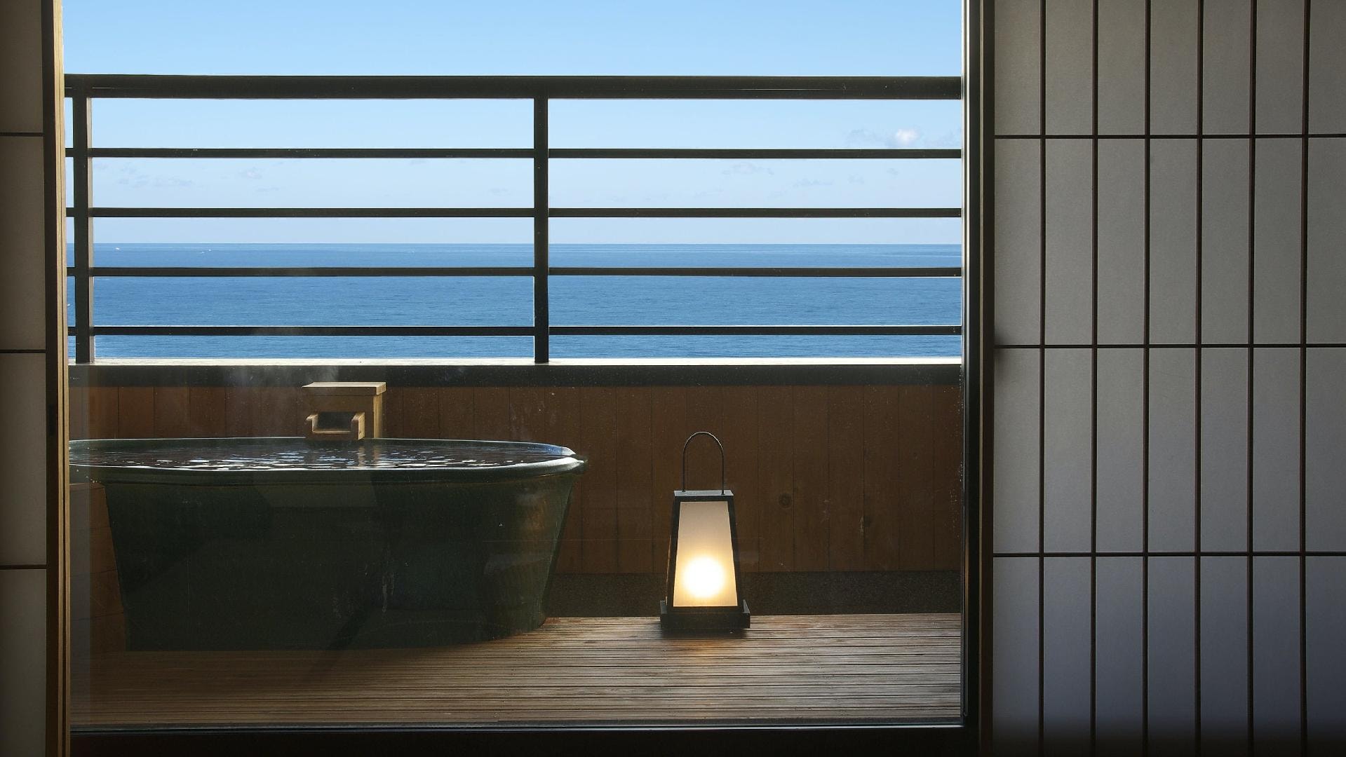 [Ocean view] Japanese-style room with open-air bath 10 tatami mats