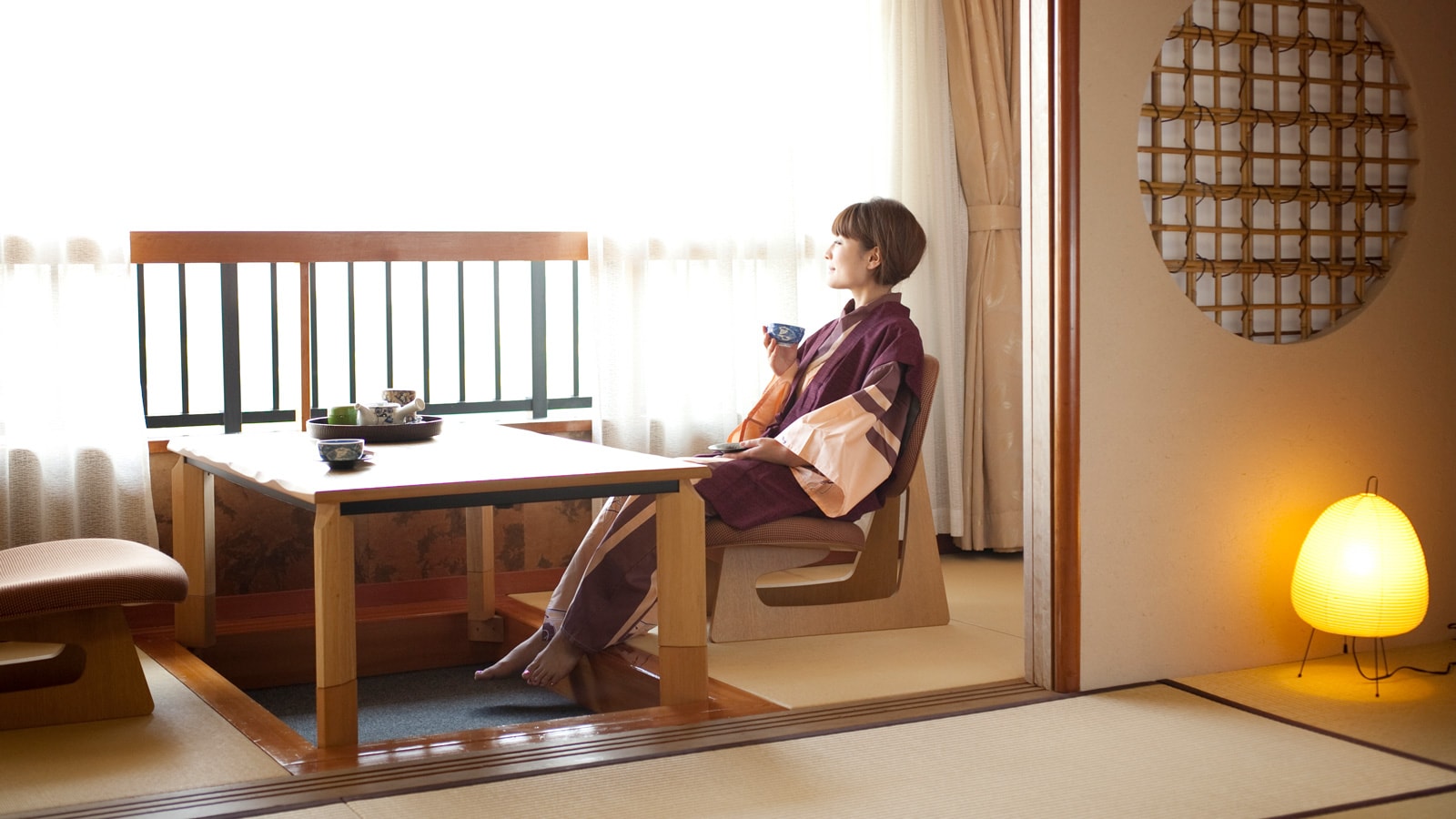 The top floor guest room "Kaga Roman" is 12.5 tatami mats in size