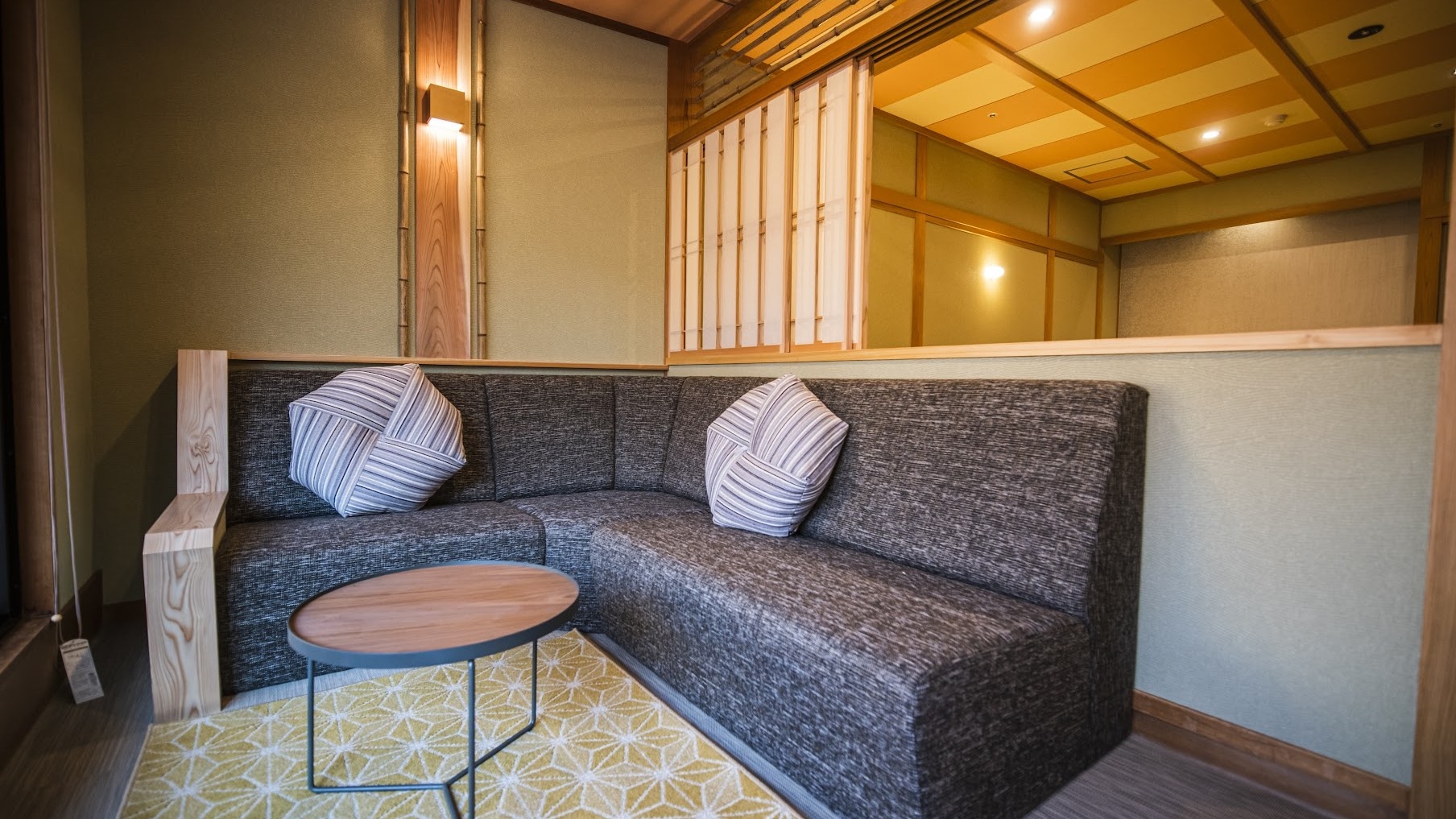 Guest room with open-air bath King size bedroom (sofa space)
