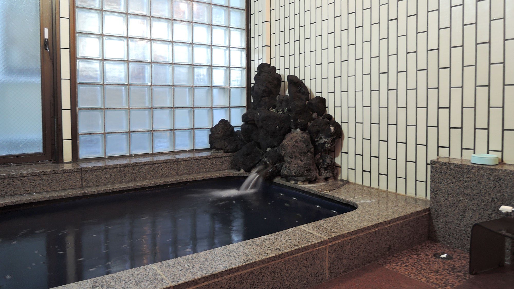 *[Hot spring] In autumn, you can enjoy our specialty "Matsutake bath" at "Shinshu Takato Onsen."