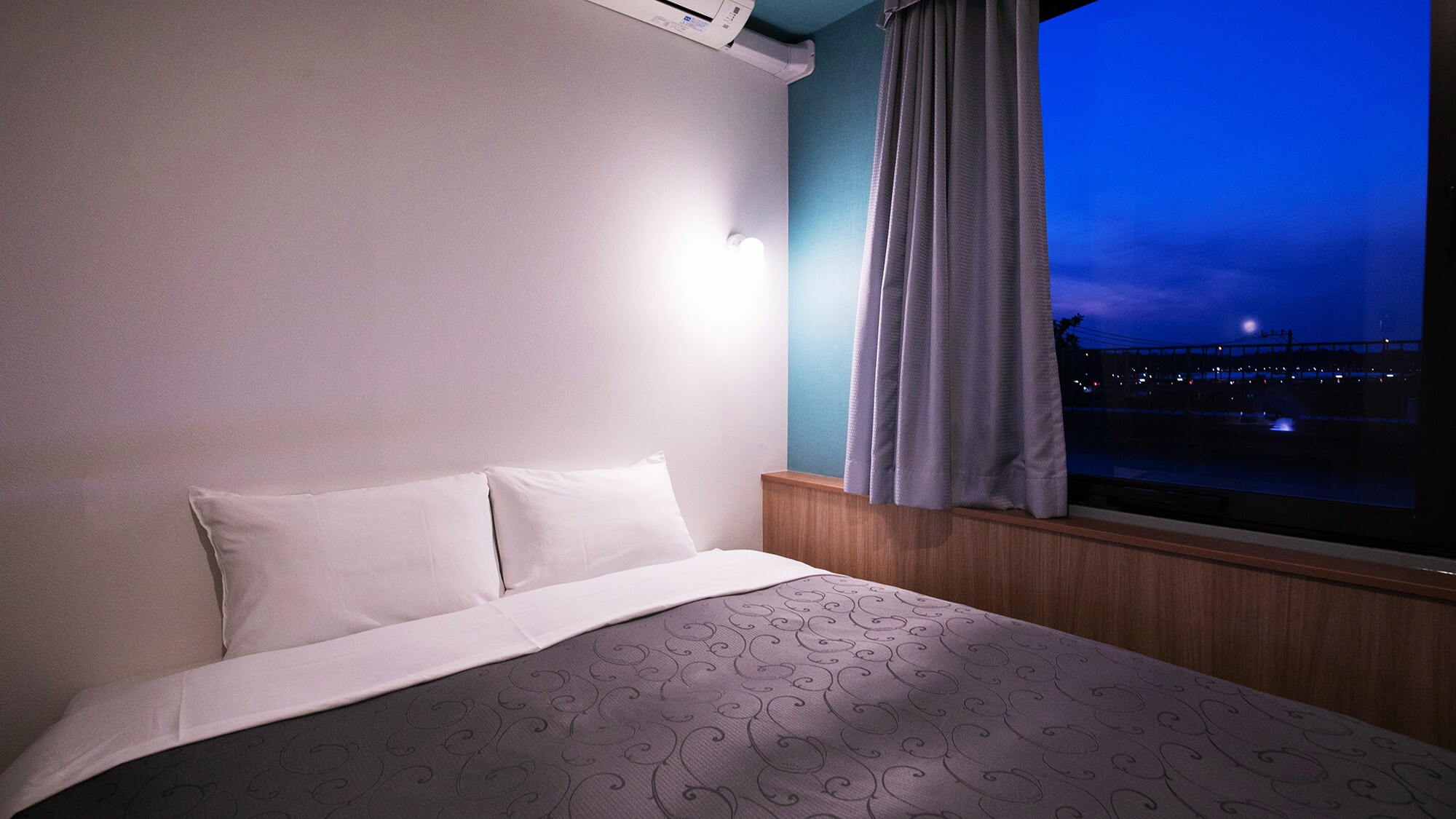 ◆ Queen Double ◆ Experience a queen-size bed with a spacious 160cm bed ♪