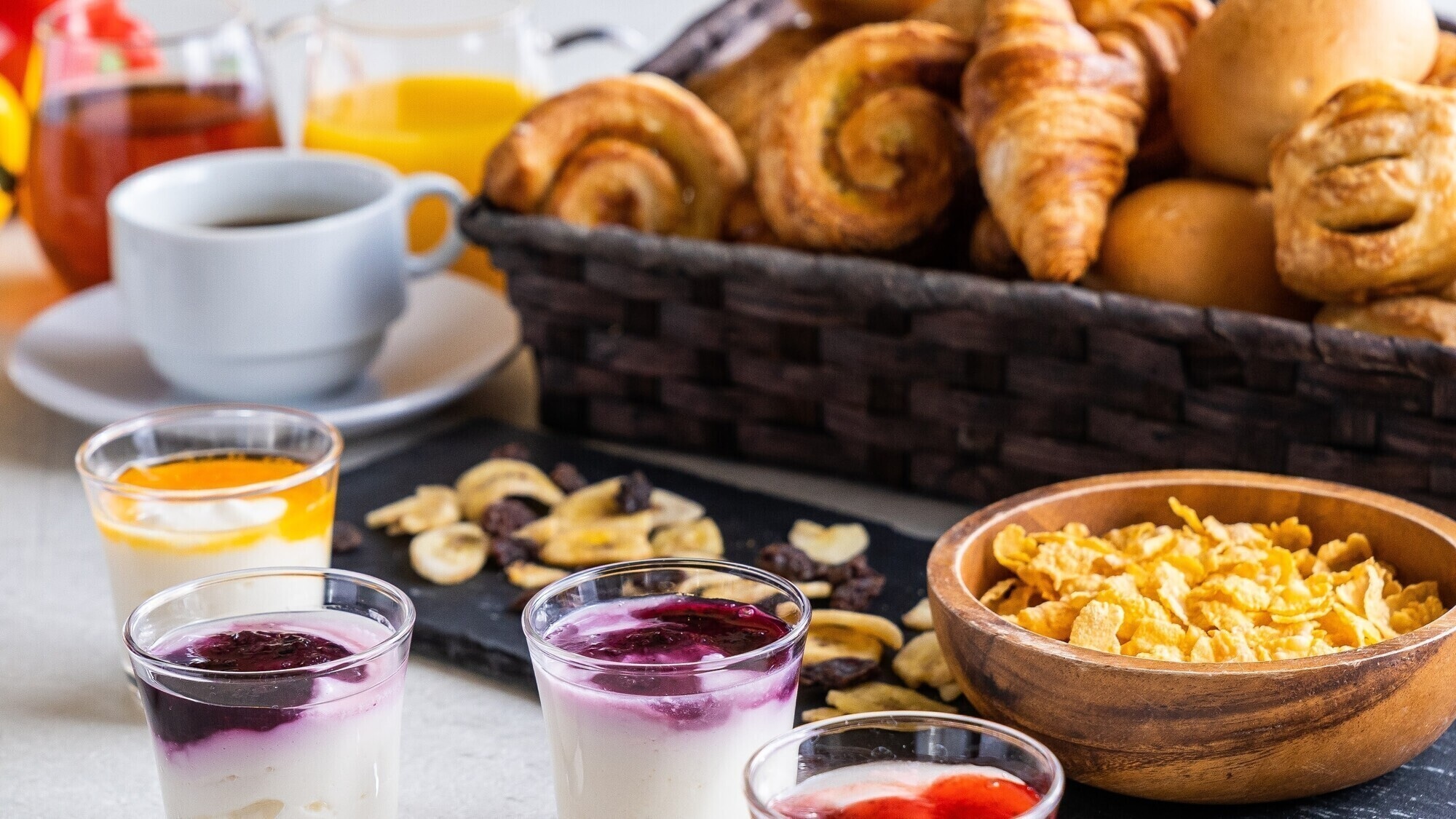 Breakfast buffet (image)