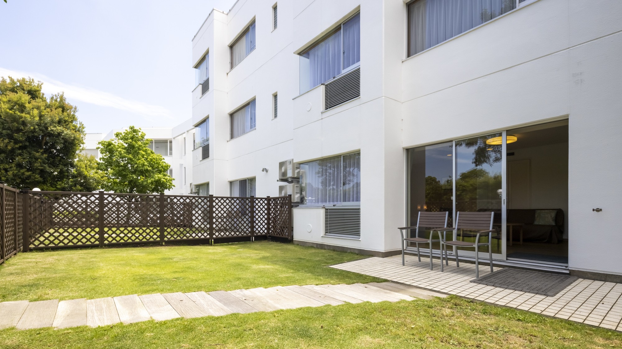 Private mini garden in pet-friendly rooms