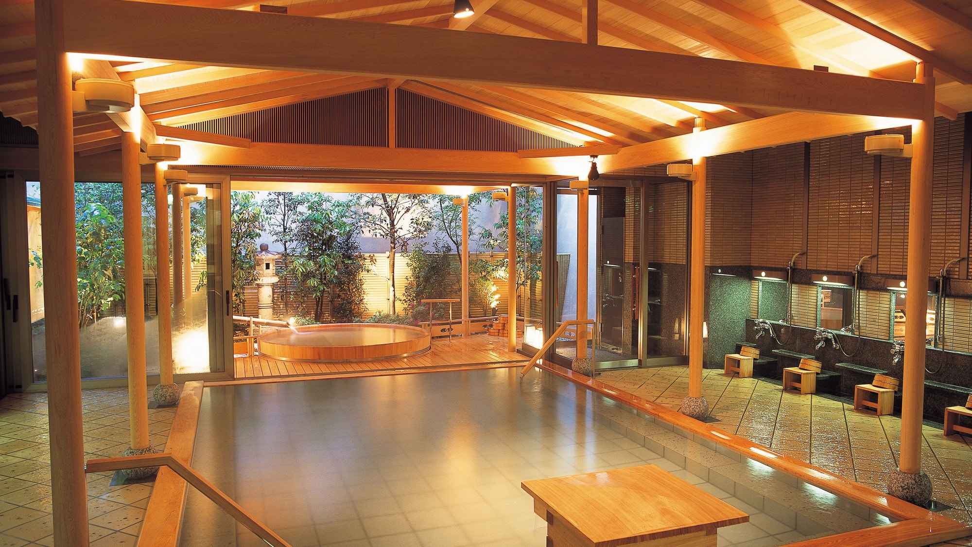 [Large public bath] Kumanbo no Yu