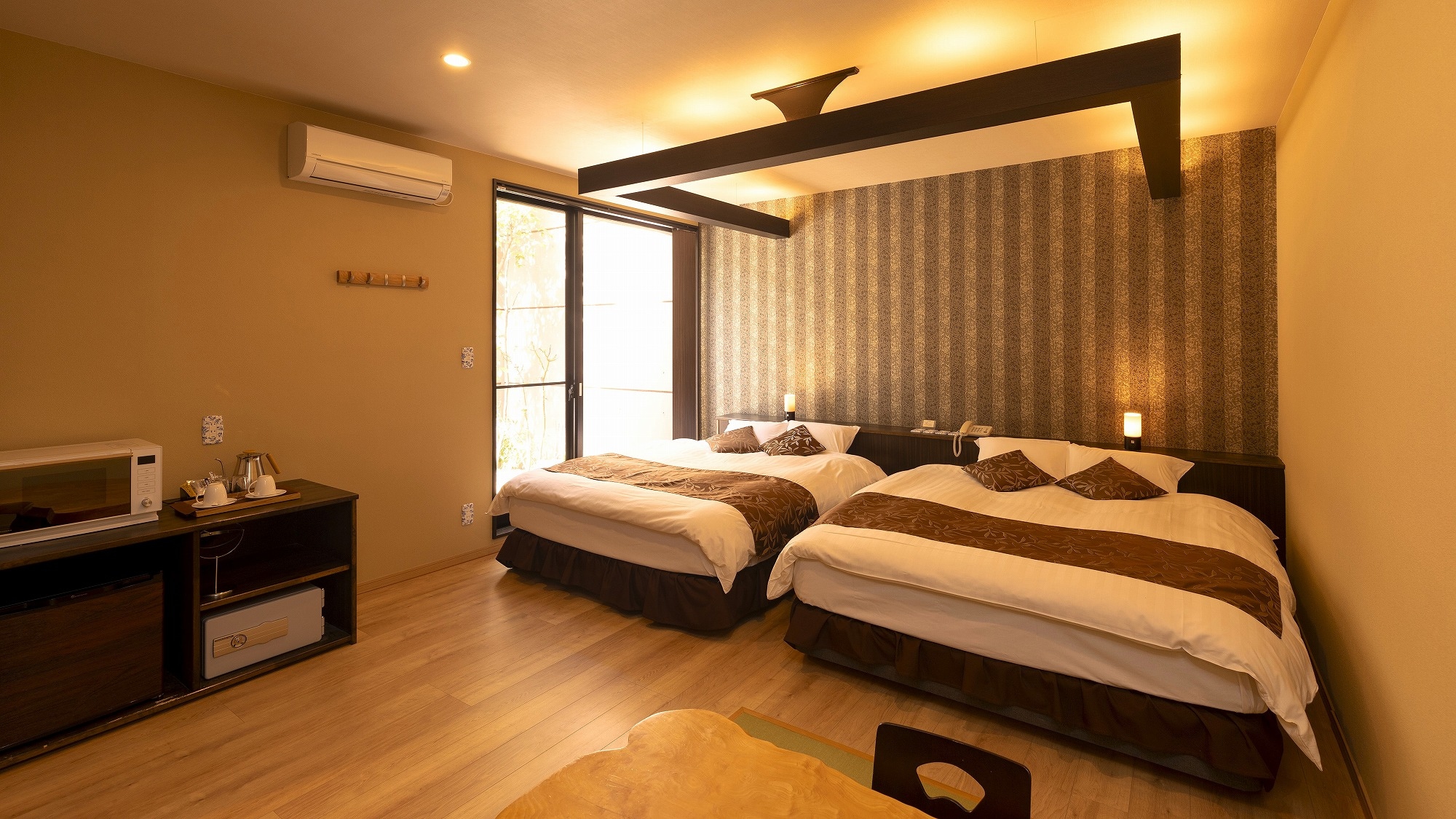 [Japanese-Western room/Jacuzzi bath] With open-air bath