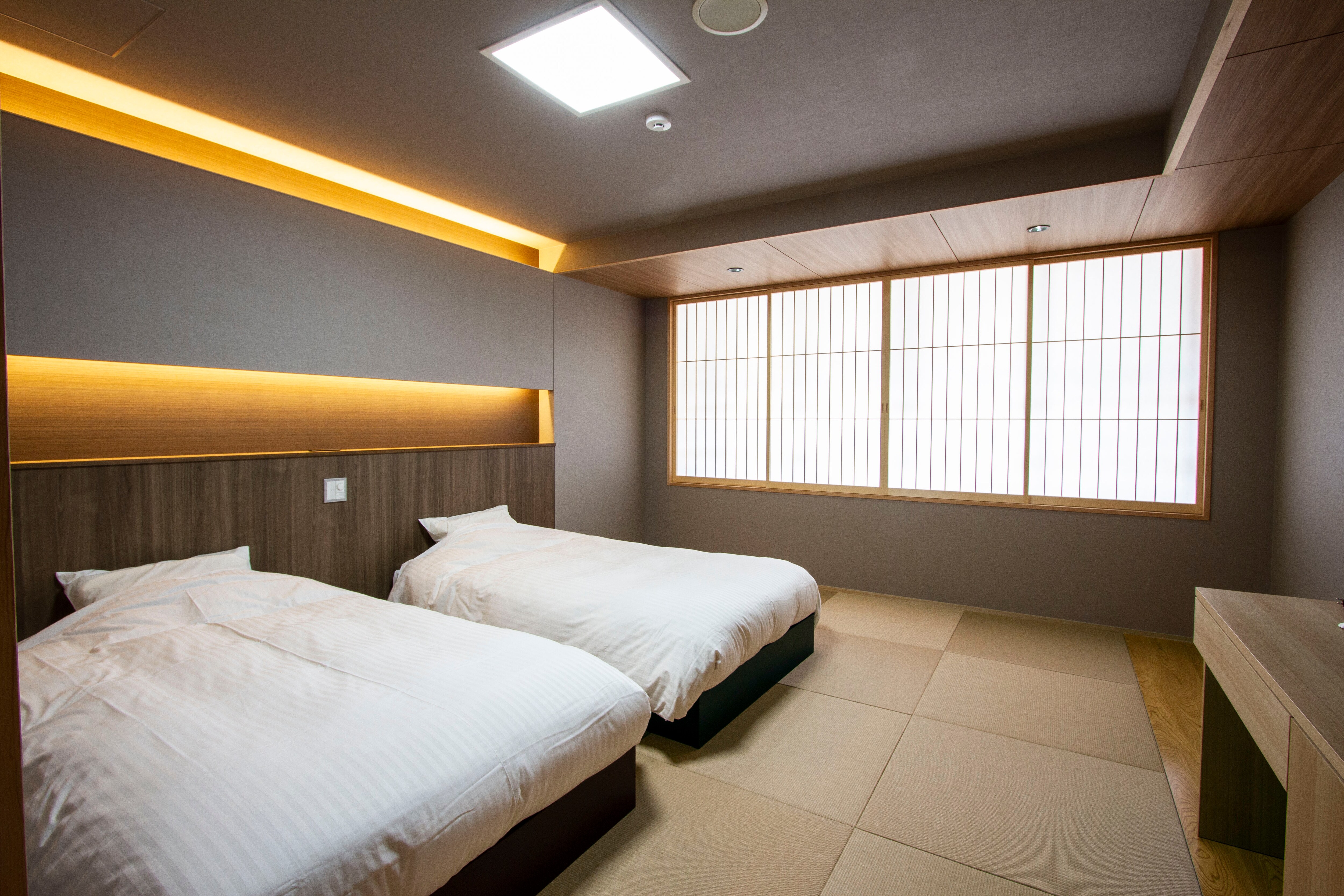 Japanese and Western room (2 beds)