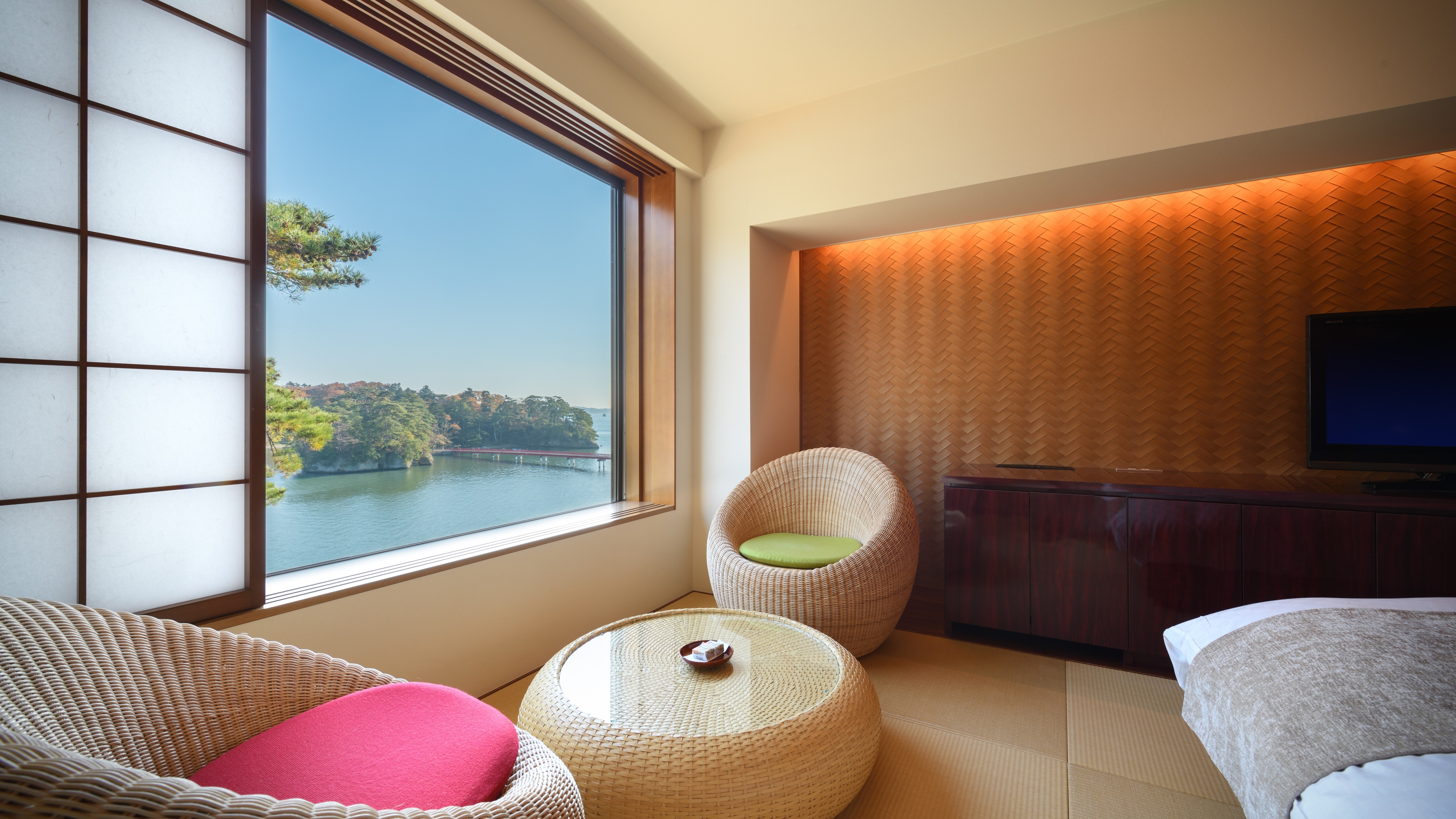 Sea color (window) 16:9
