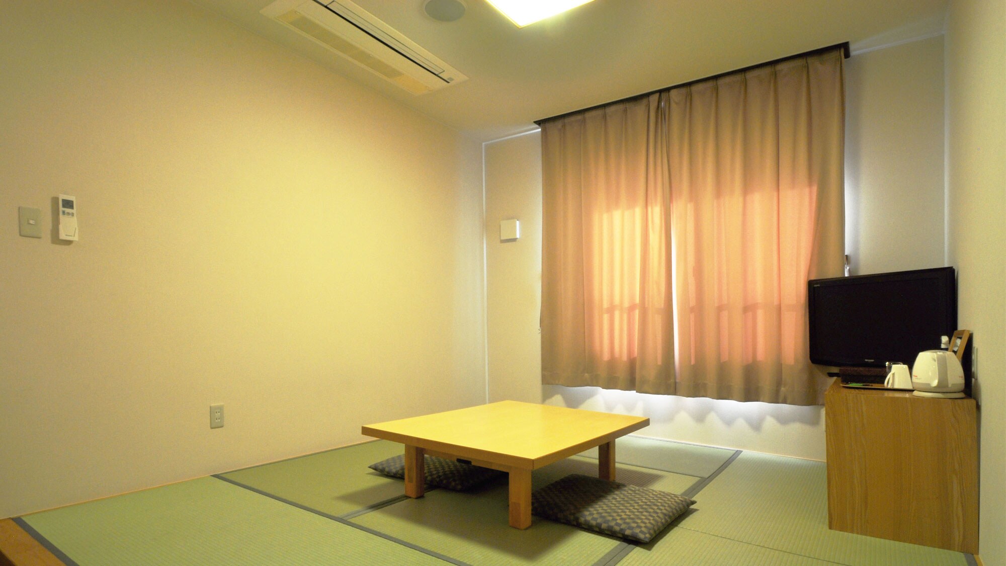 【日西合璧式房間】 ～可在此舒展四肢，放鬆身心。非常適合家庭♪