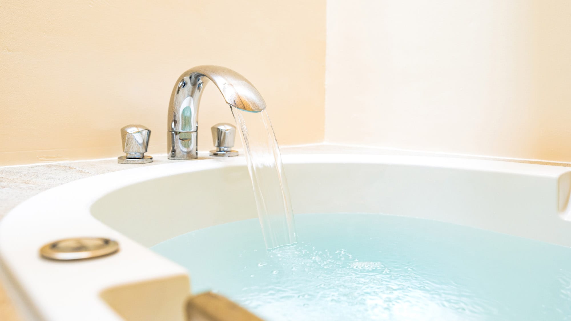 ・Large bathtub where you can stretch your legs [Bise Terrace Suite 50m2]