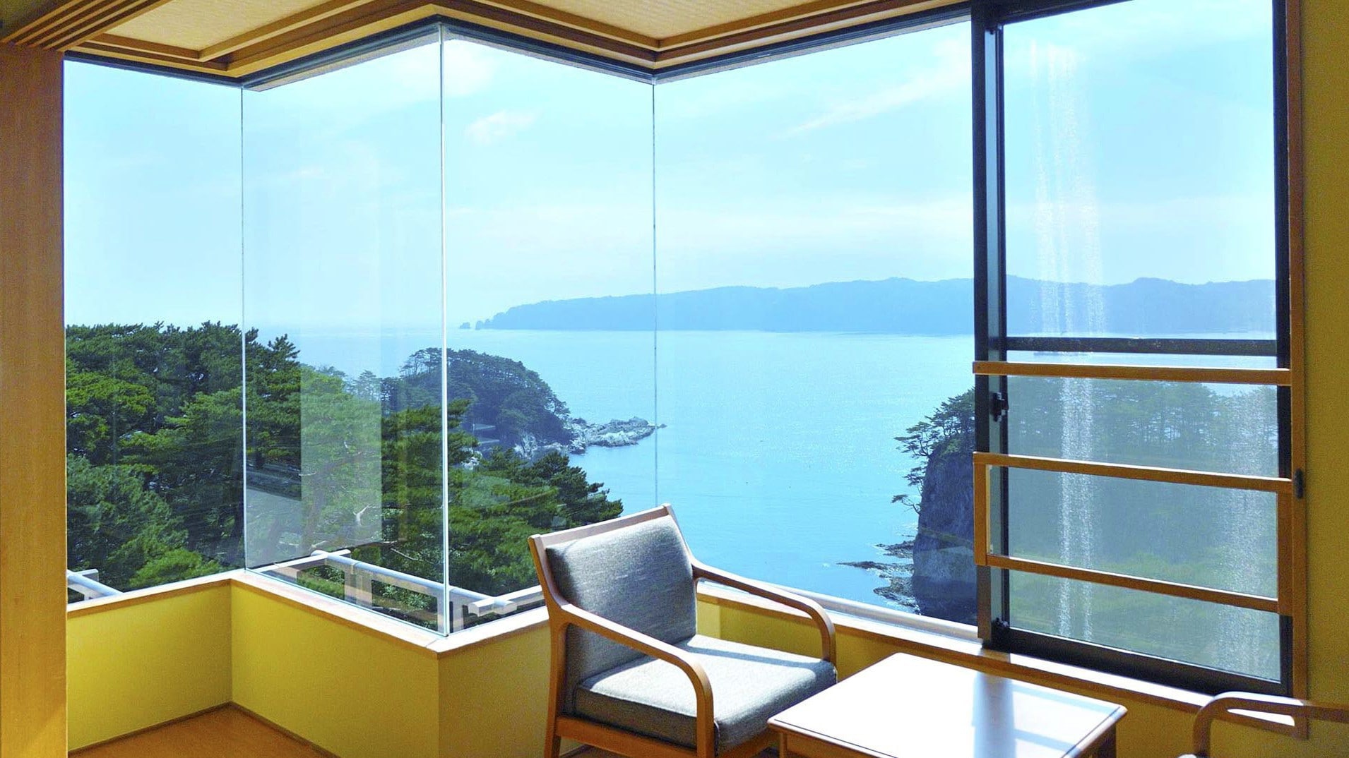 Boasting view of the magnificent sea_Japanese-style room on the sea side