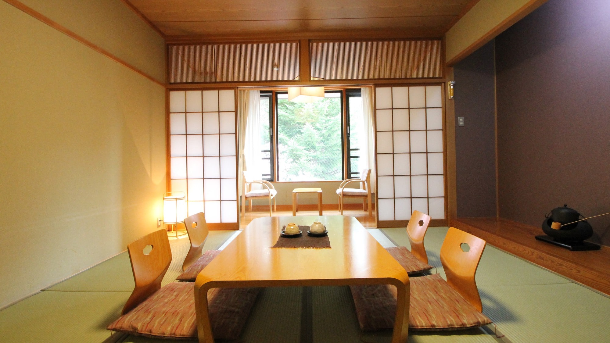 Japanese-style room 10 tatami mats (wide rim)
