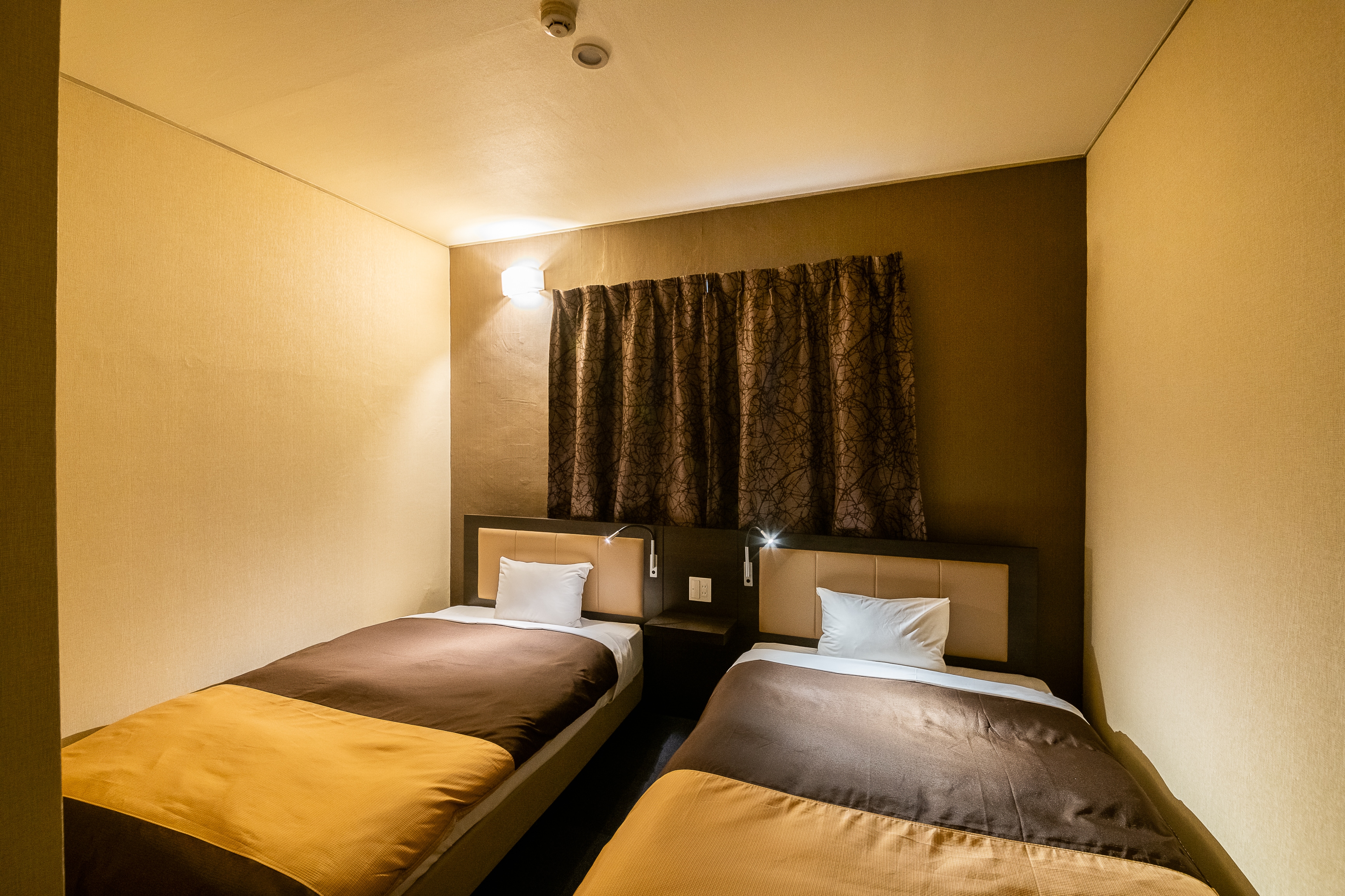Twin room example
