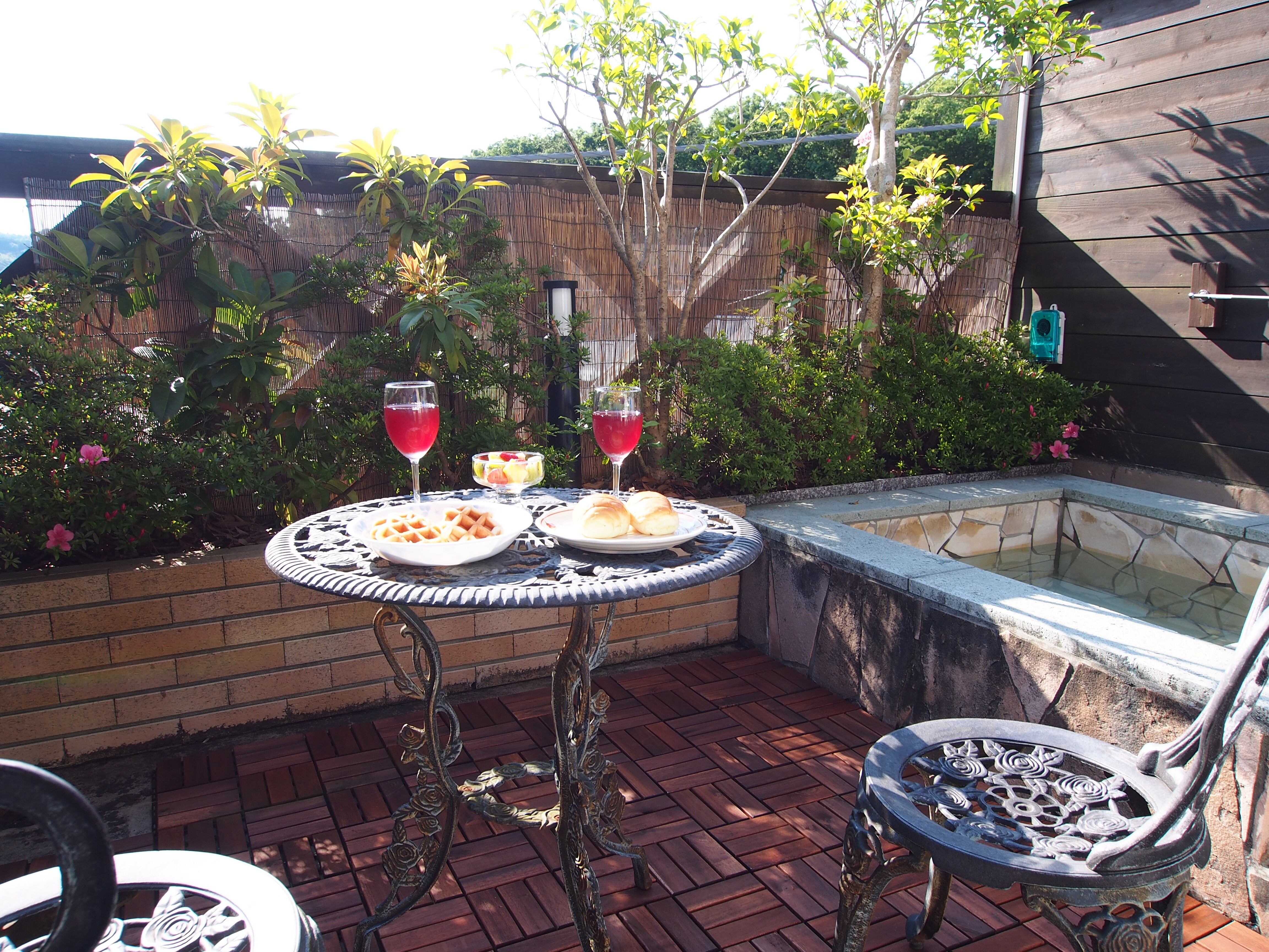 30㎡ Two-person room with private open-air bath, wooden deck terrace and open-air bath
