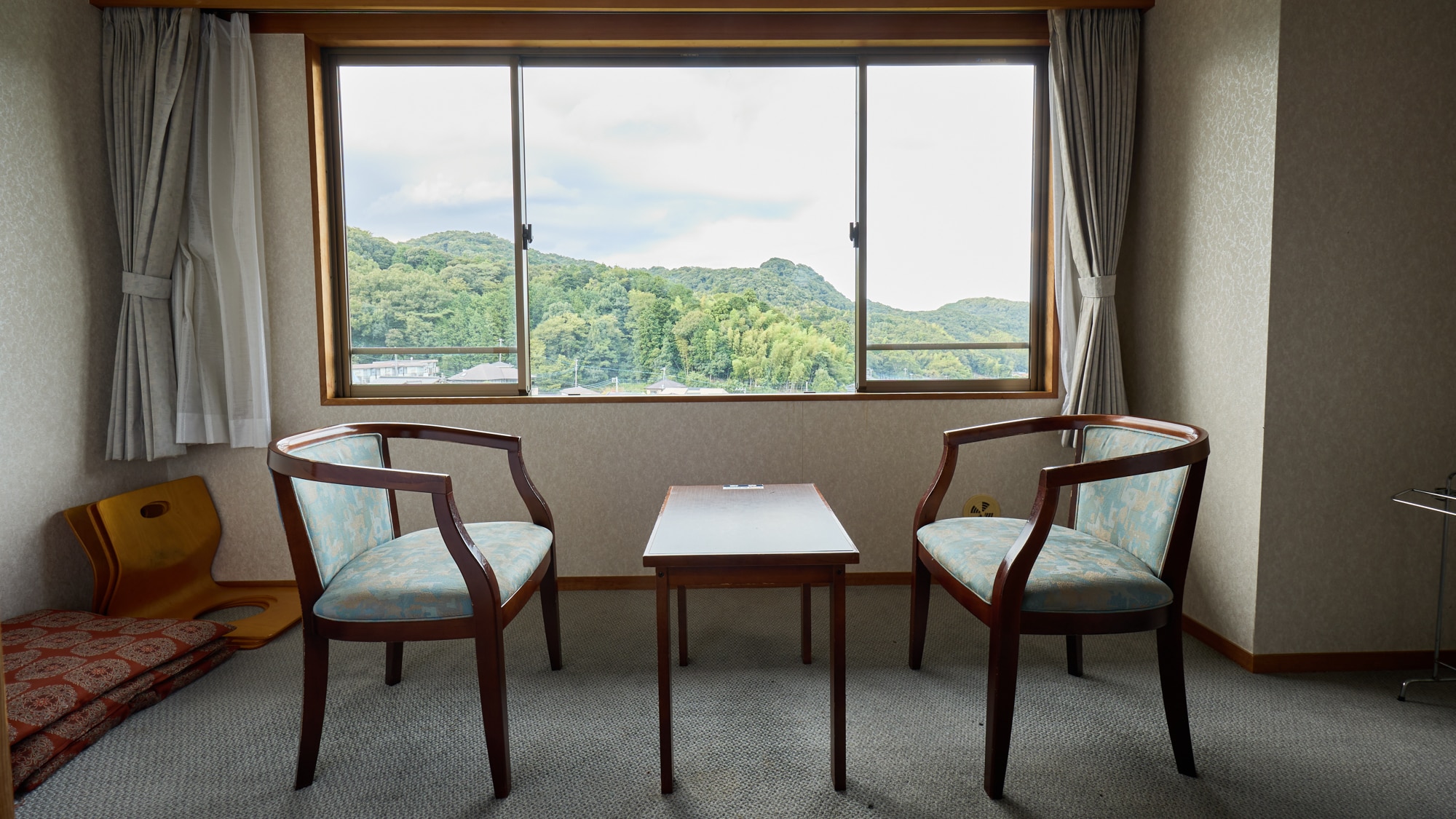 Japanese-style room 12 tatami mats (44.1 square meters)