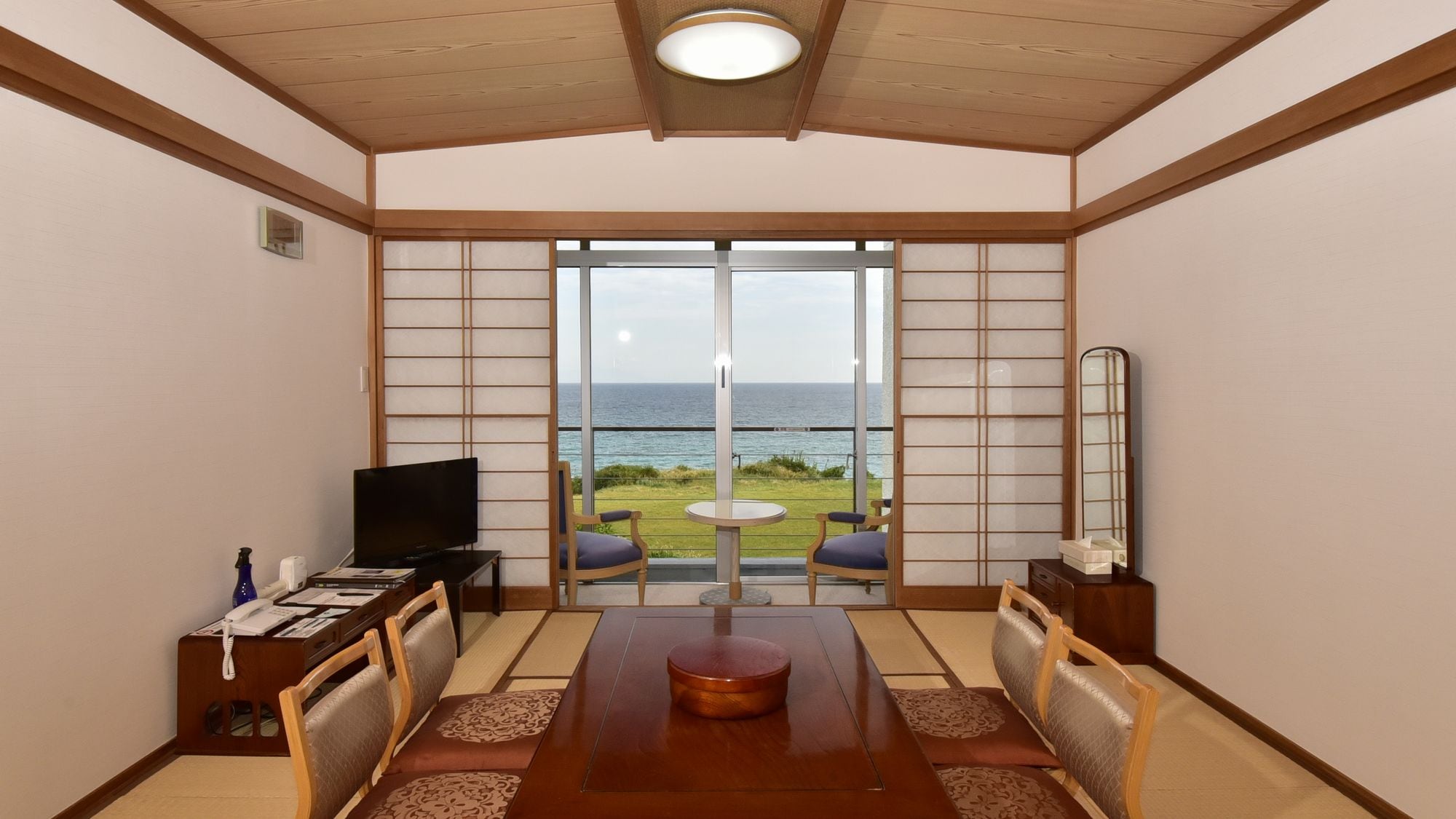 Ocean view, Japanese-style room B (35.6 square meters)