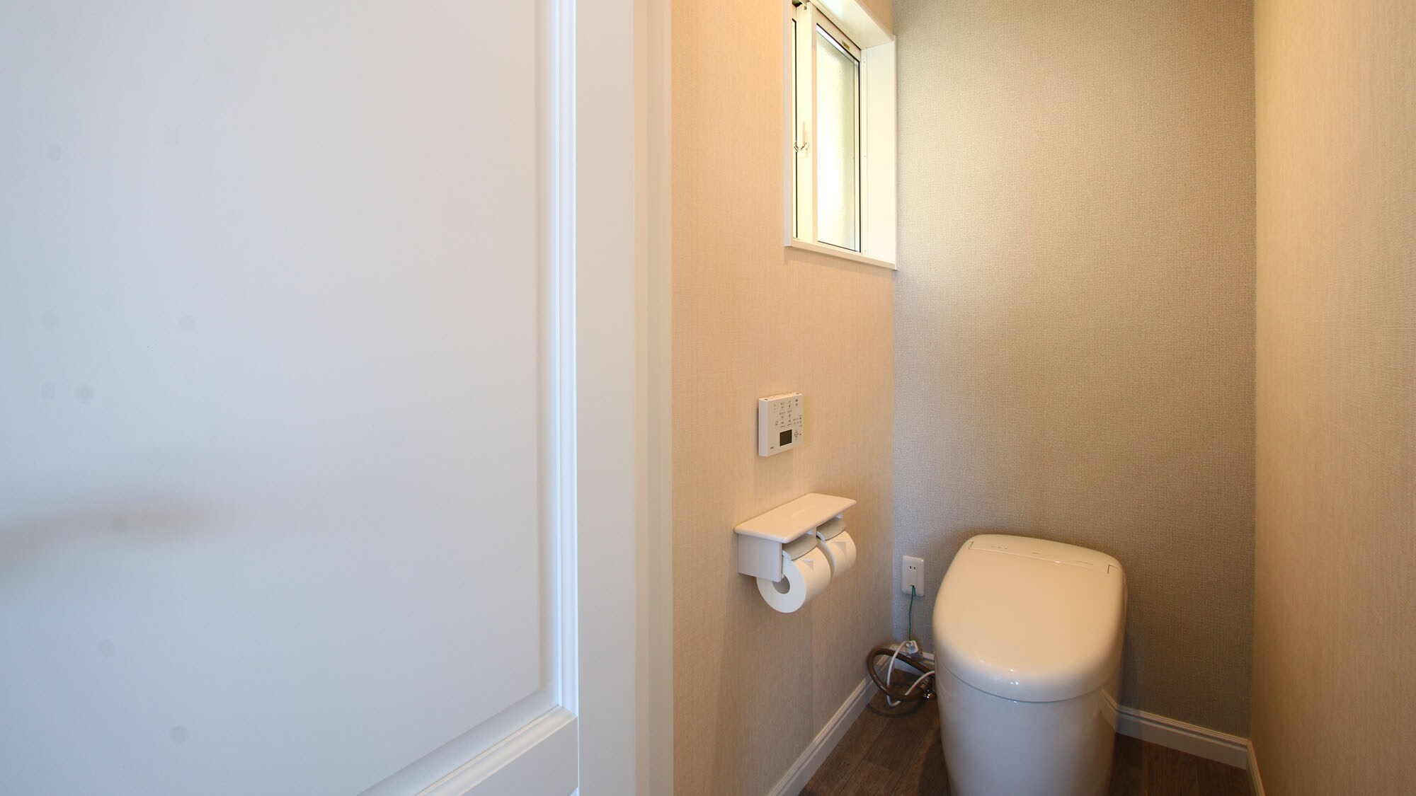 [Pet-only room] Western-style twin room with toilet