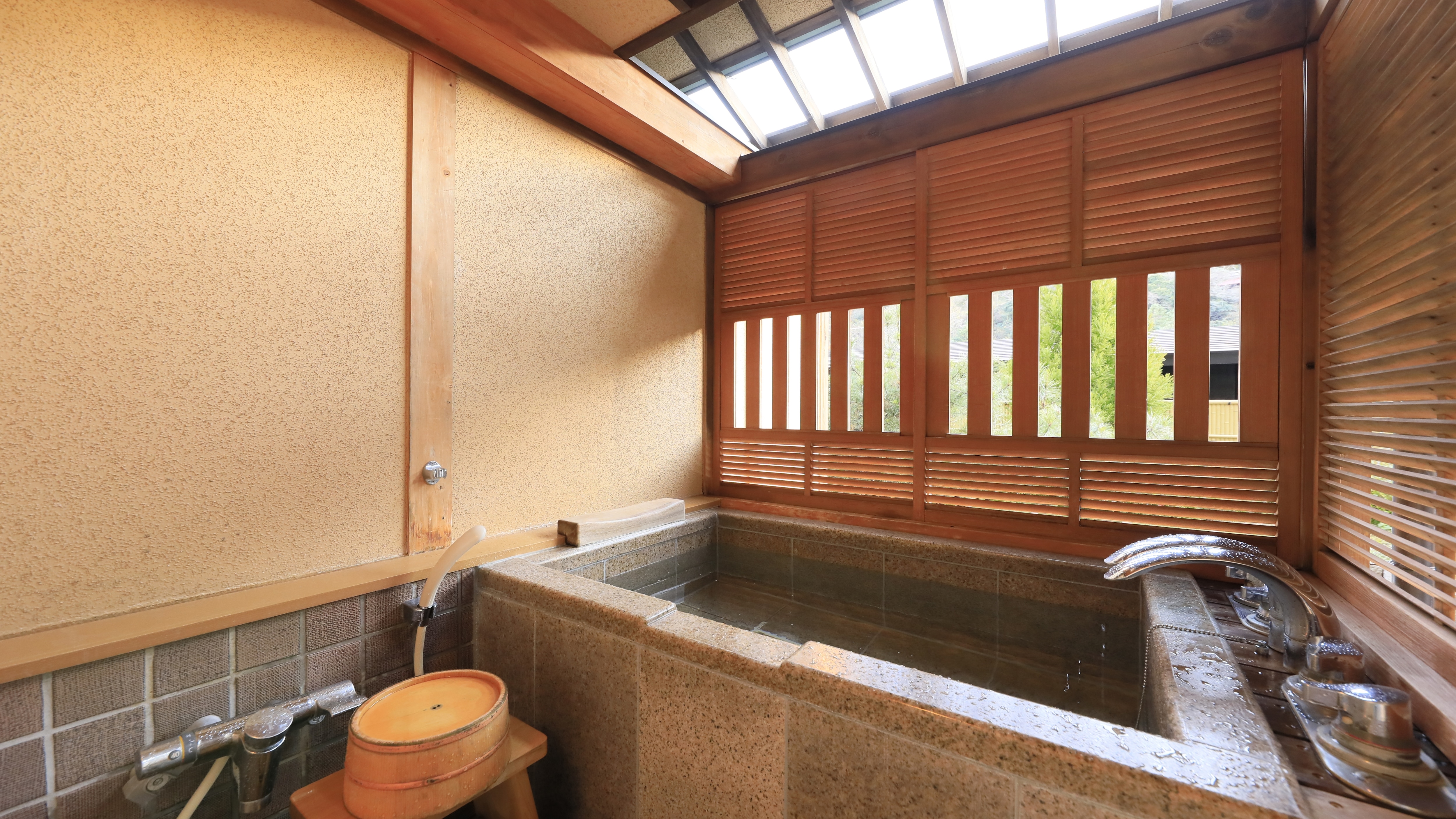 [Yuan - with open-air hot spring bath] Japanese-Western style room, 51 square meters