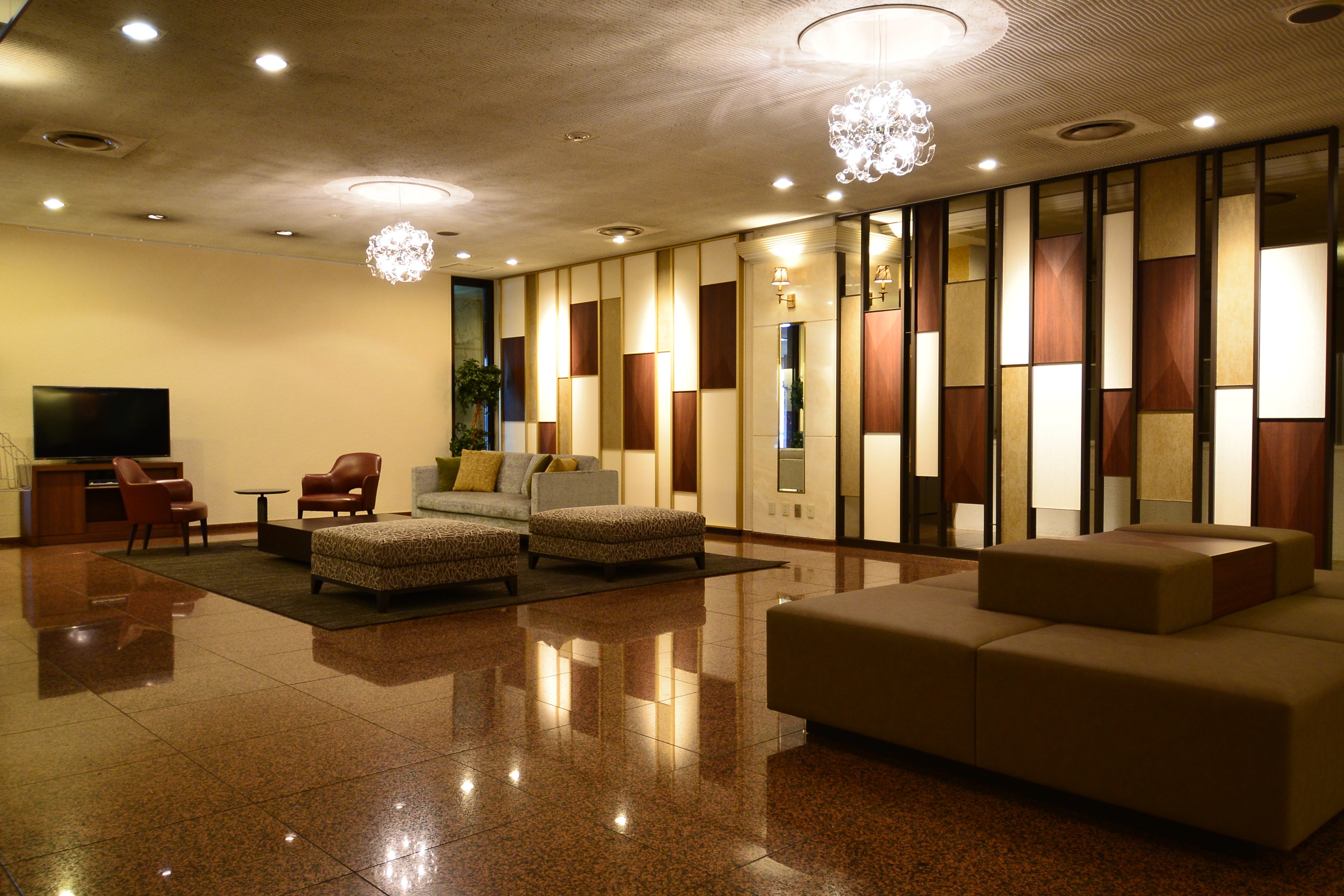1st floor lobby
