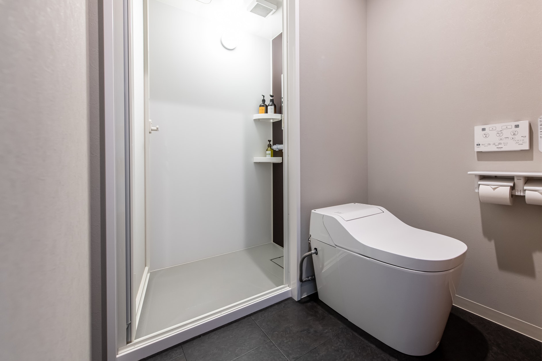 Shower room 2