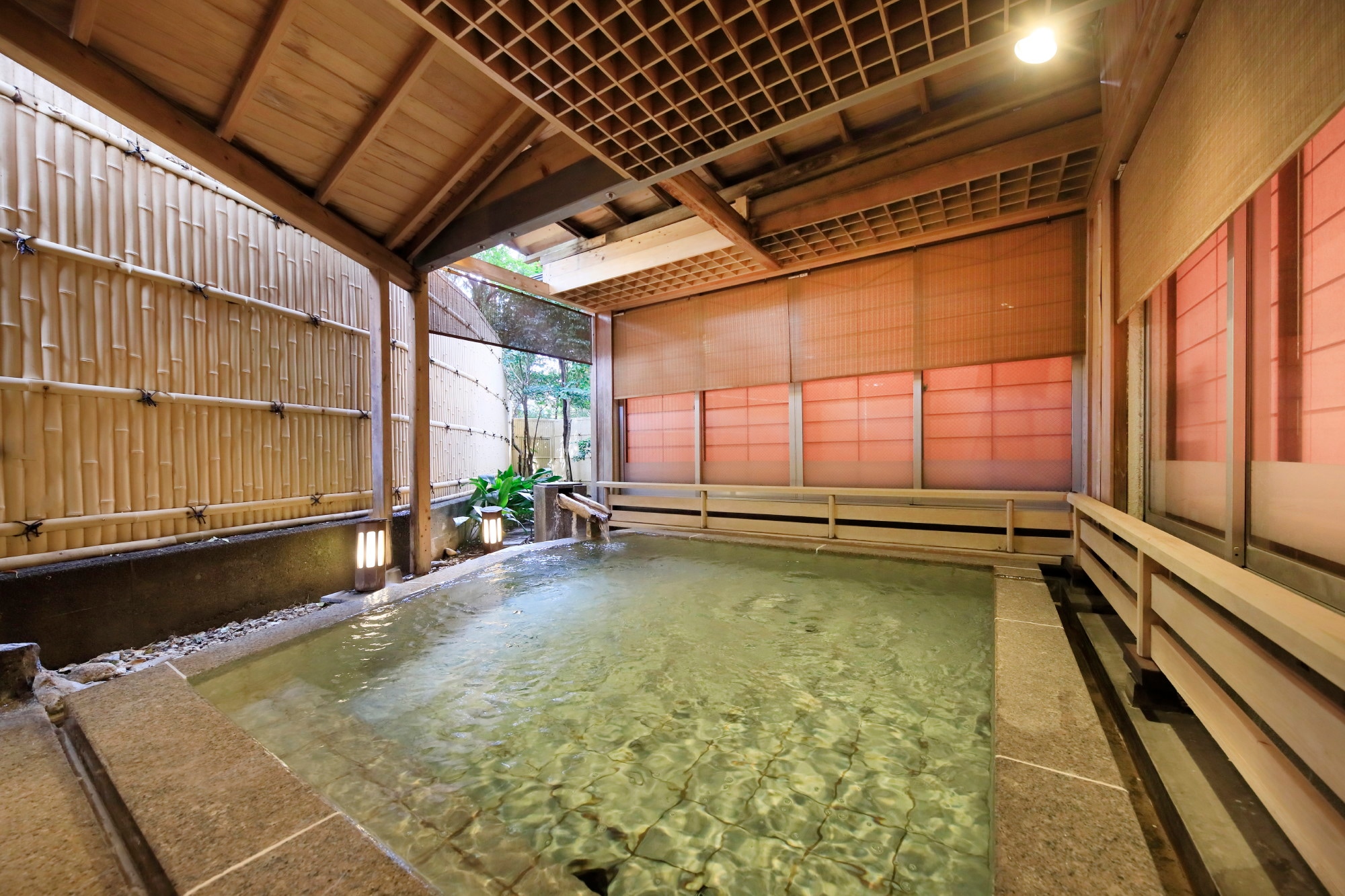 ＜Tắm ngoài trời dành cho phụ nữ Urara＞