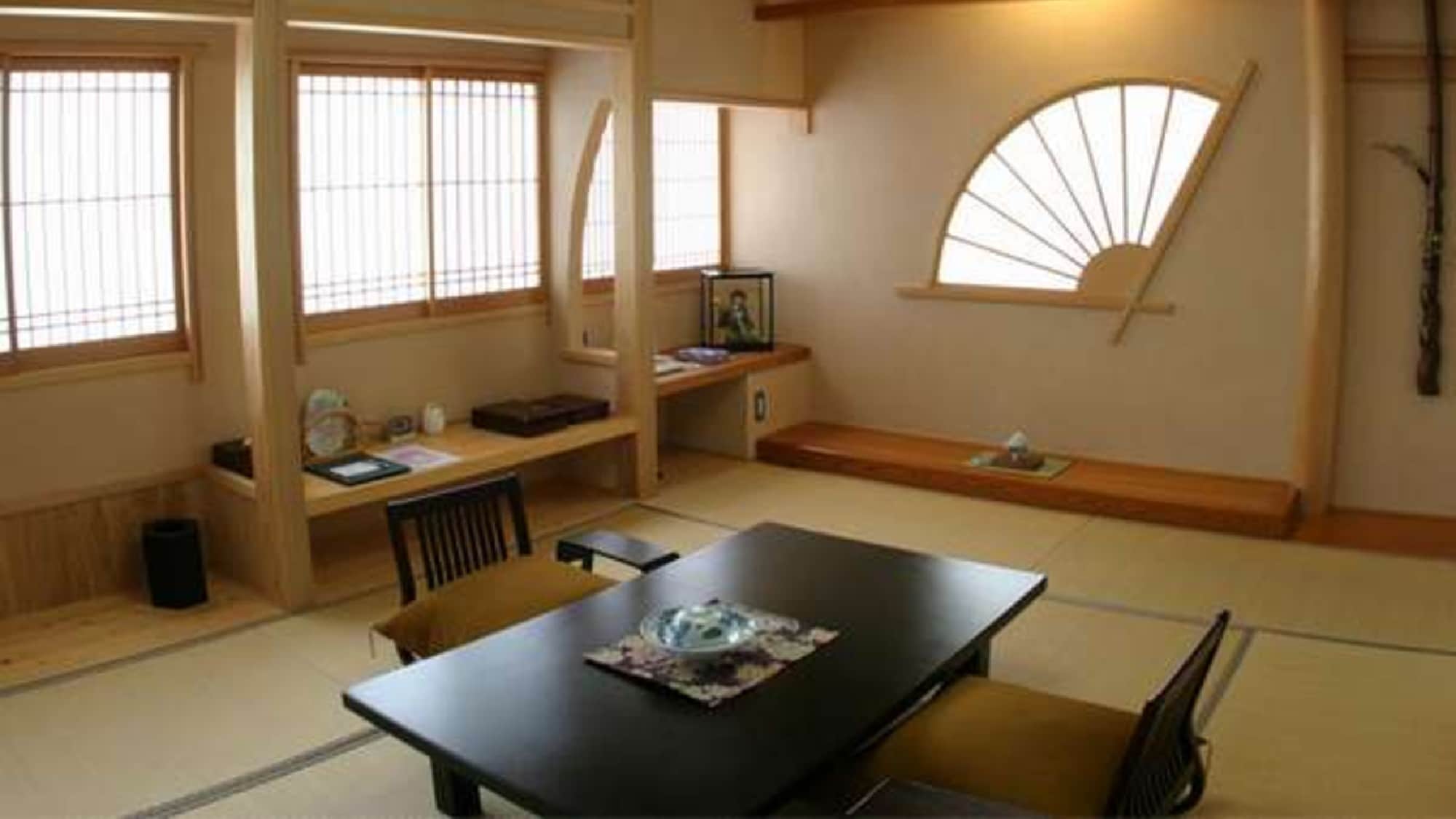 Ini akan menjadi kamar bergaya Jepang di bangunan utama dengan pemandian cemara yang cerah dan memiliki aroma cemara yang lembut.