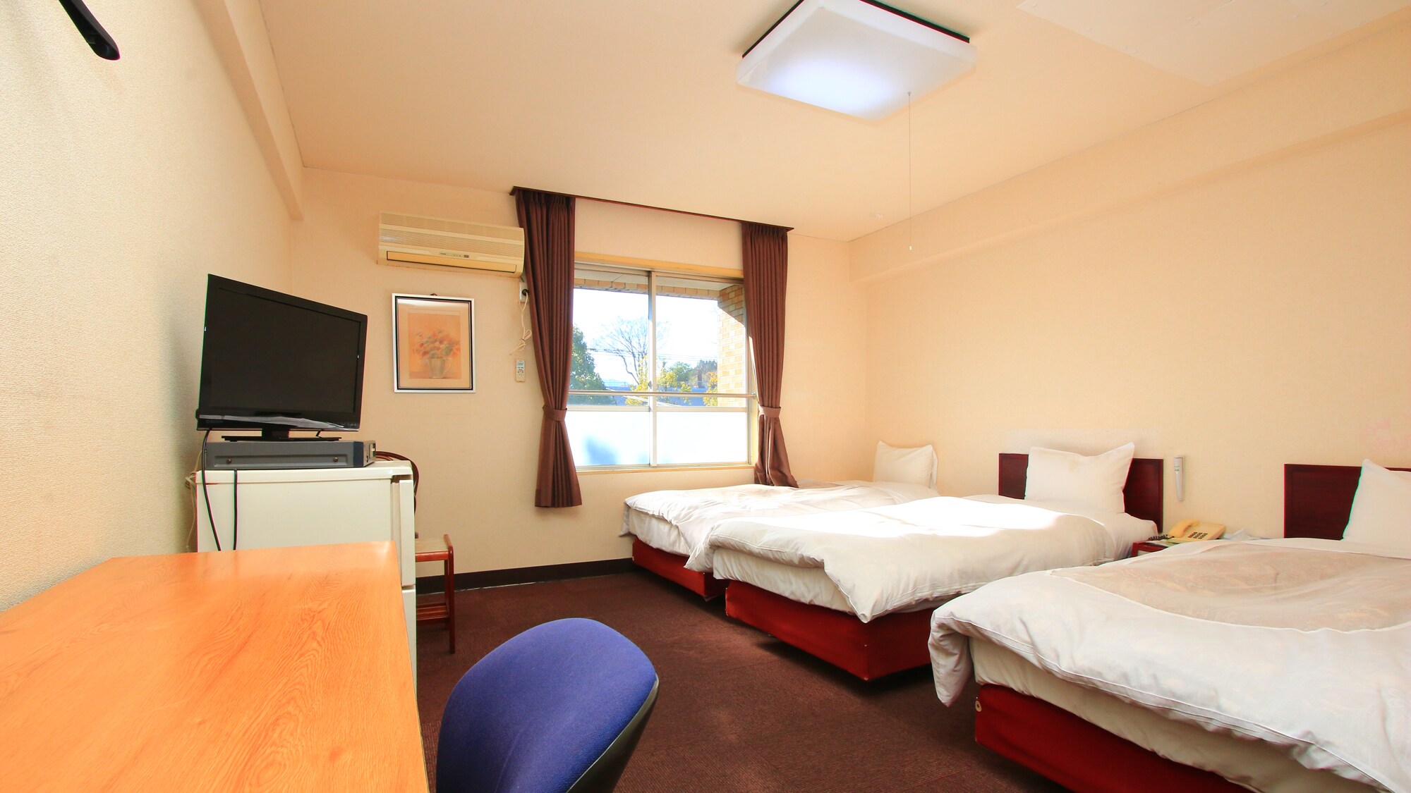 [402] Triple *Please contact us directly for reservations.